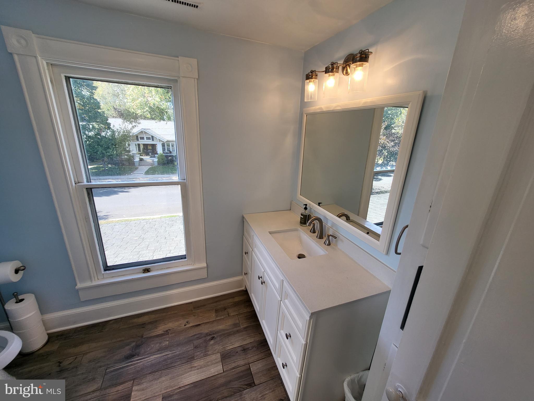 306 S Aurora St