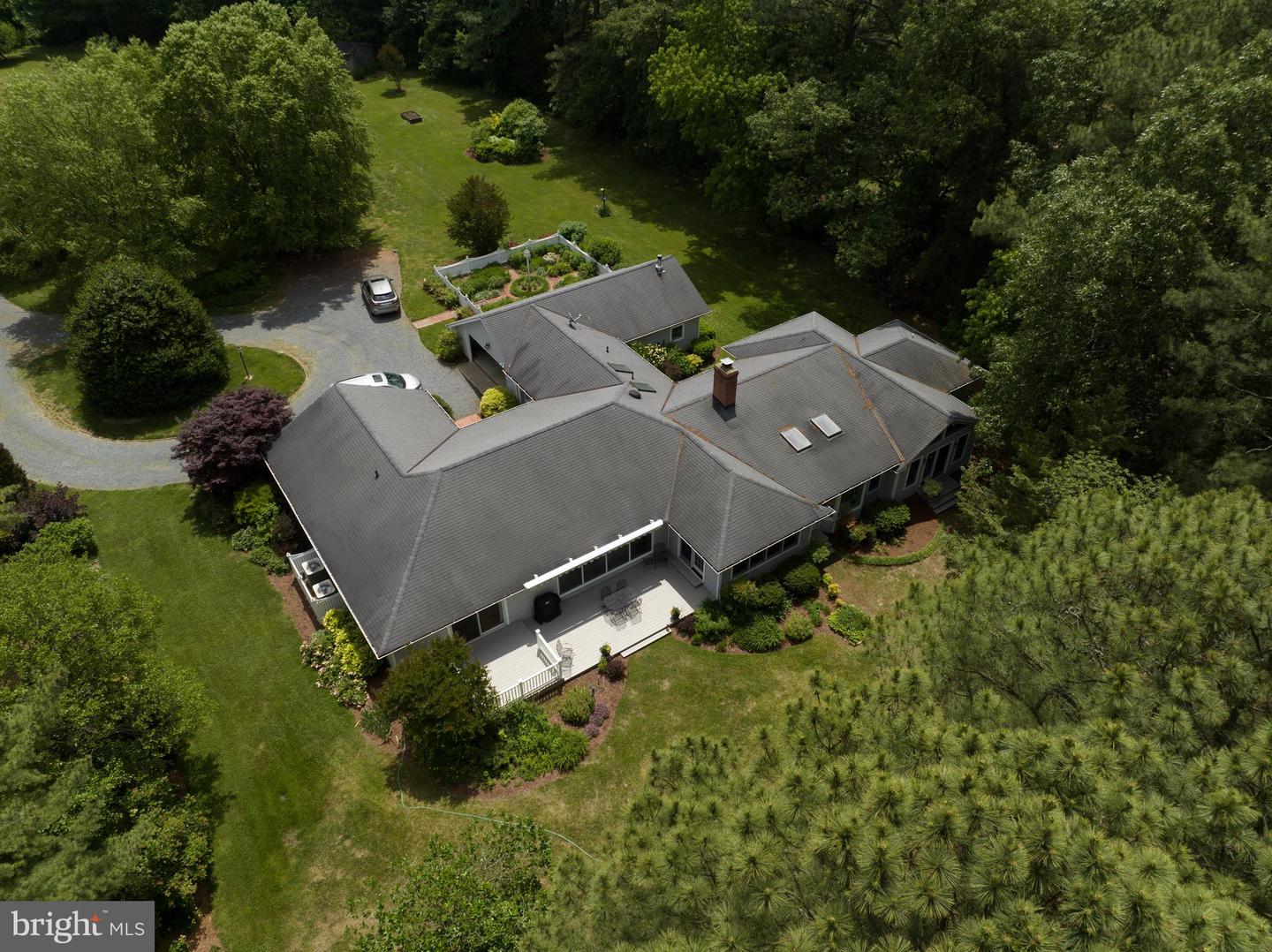 5560 Heron Point Rd
