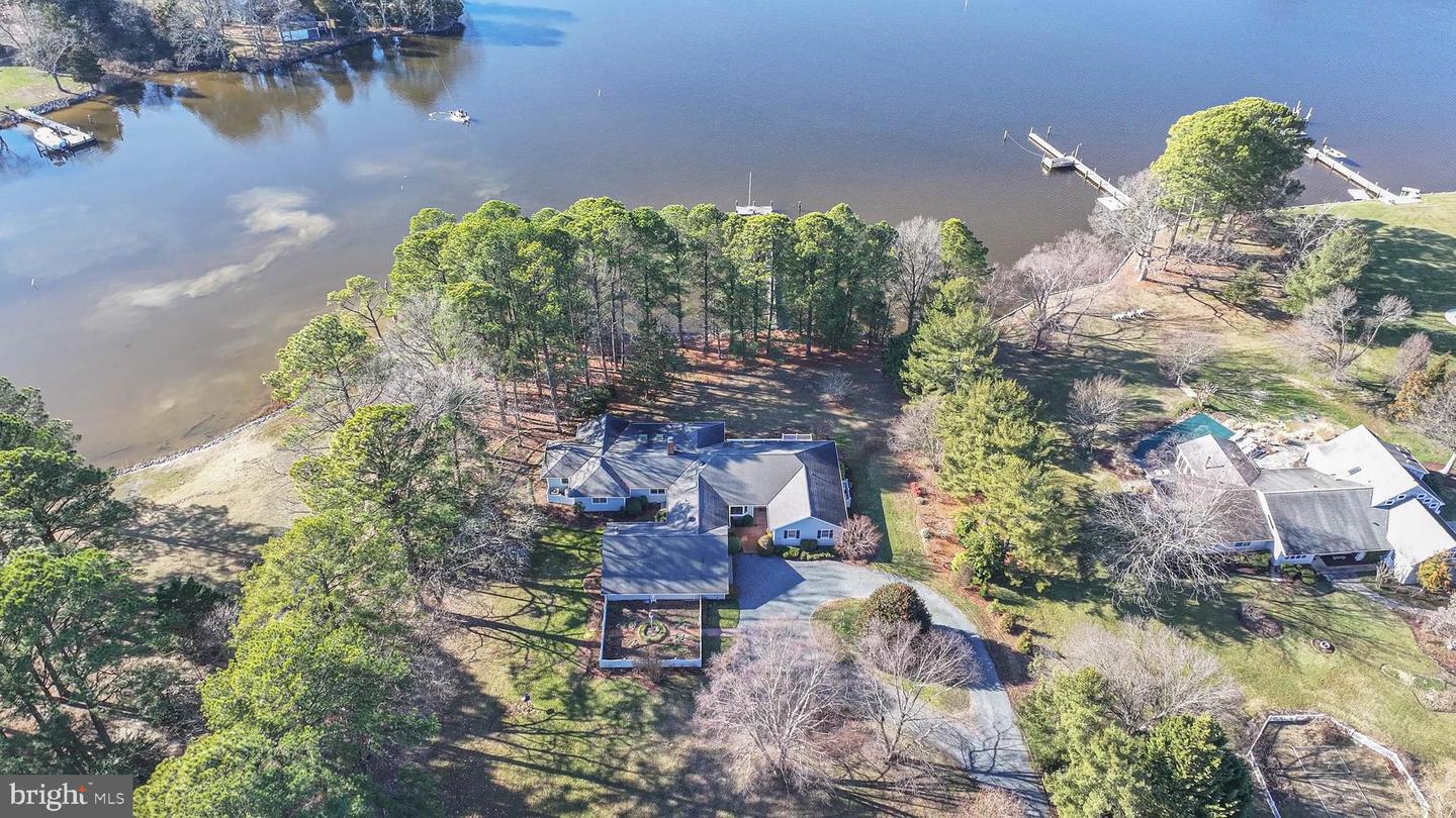5560 Heron Point Rd