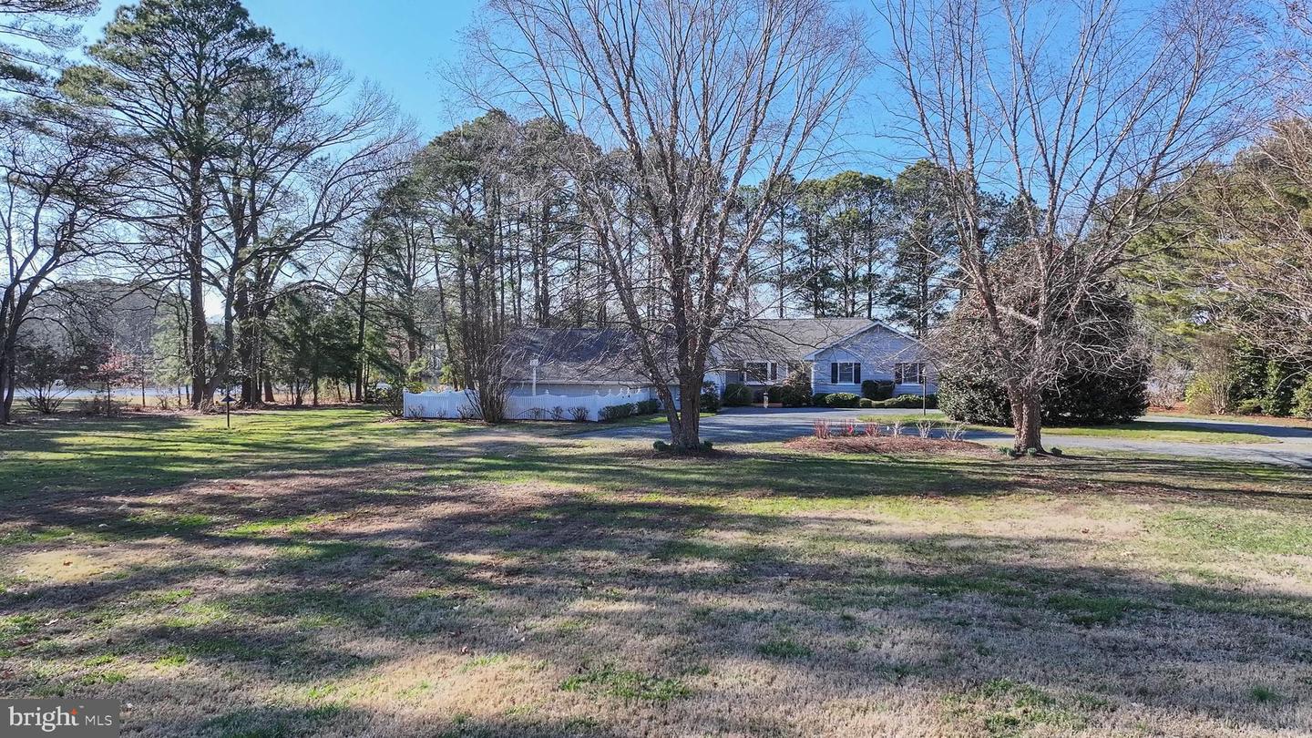 5560 Heron Point Rd