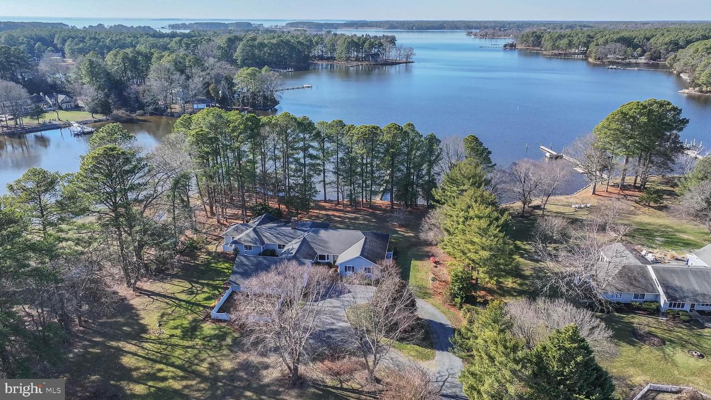 5560 Heron Point Rd