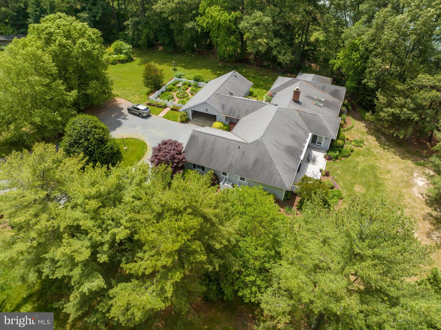 5560 Heron Point Rd