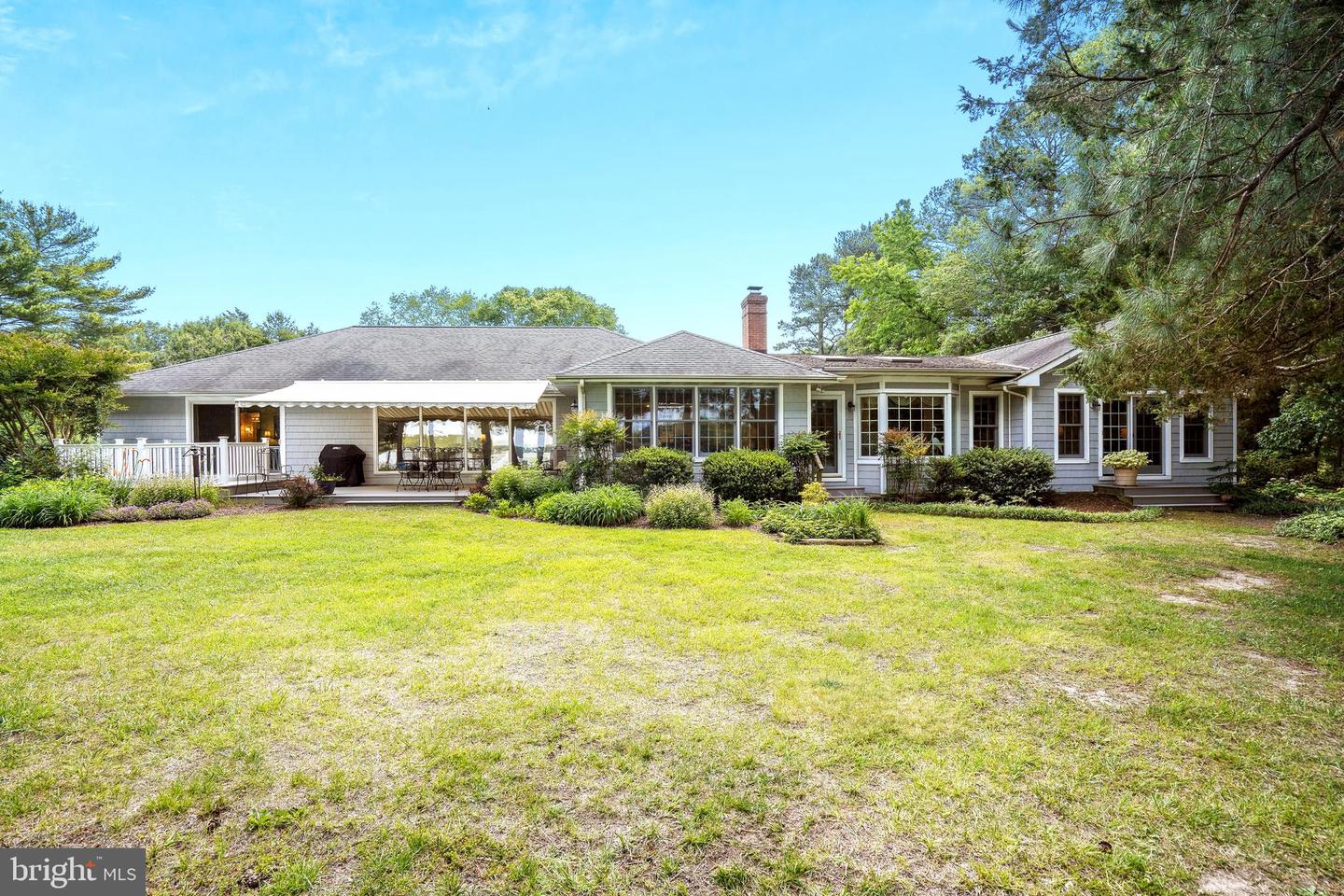 5560 Heron Point Rd