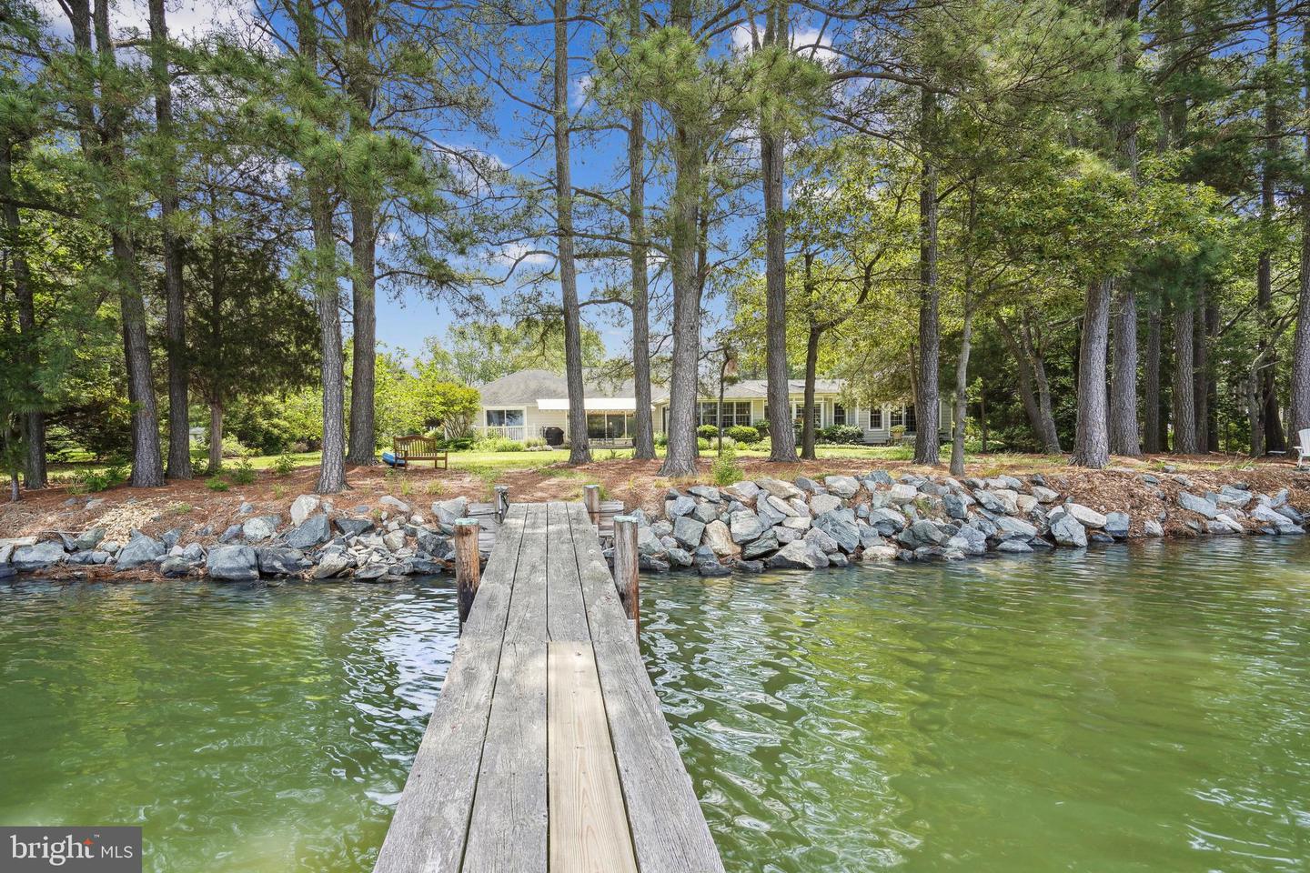 5560 Heron Point Rd