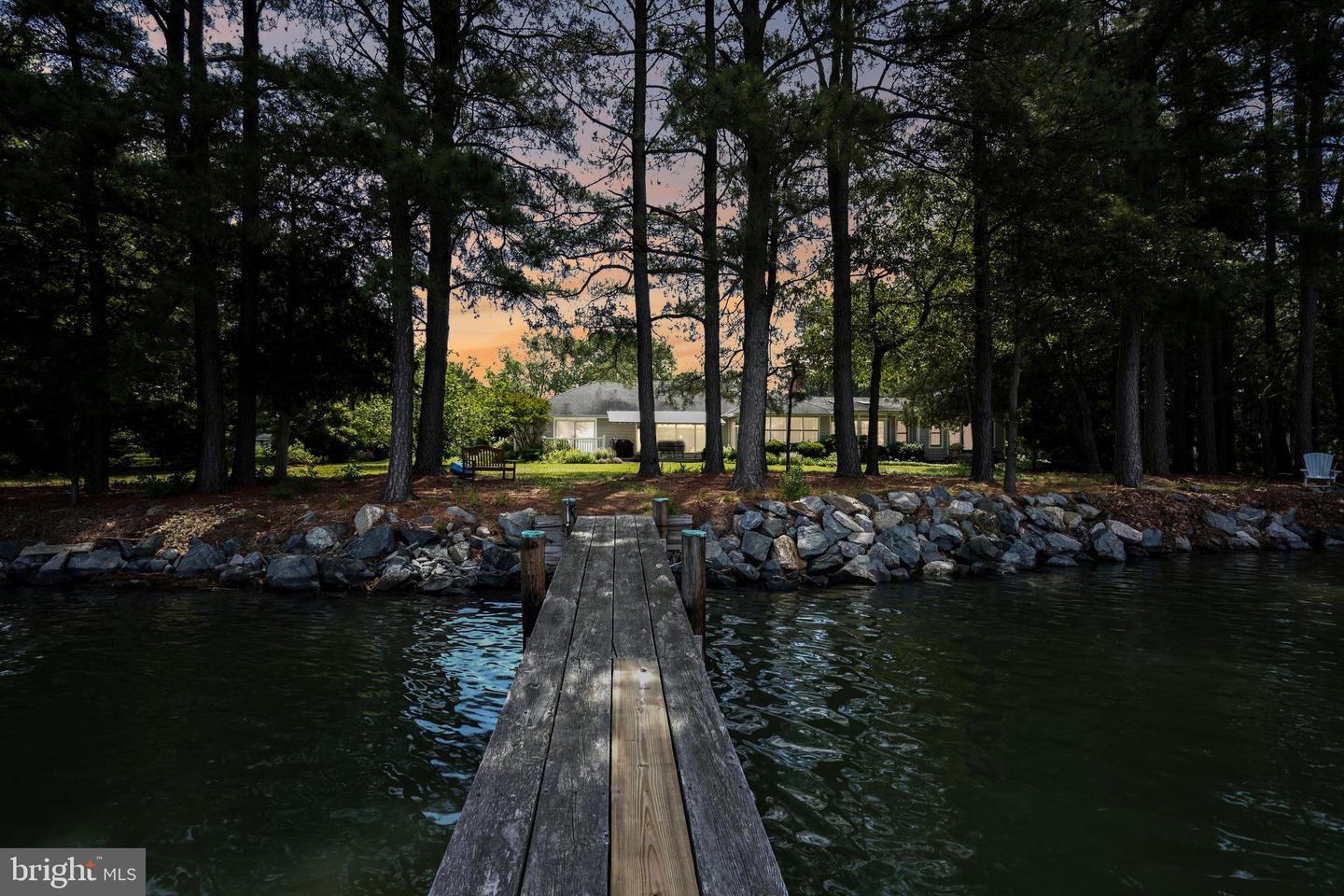 5560 Heron Point Rd