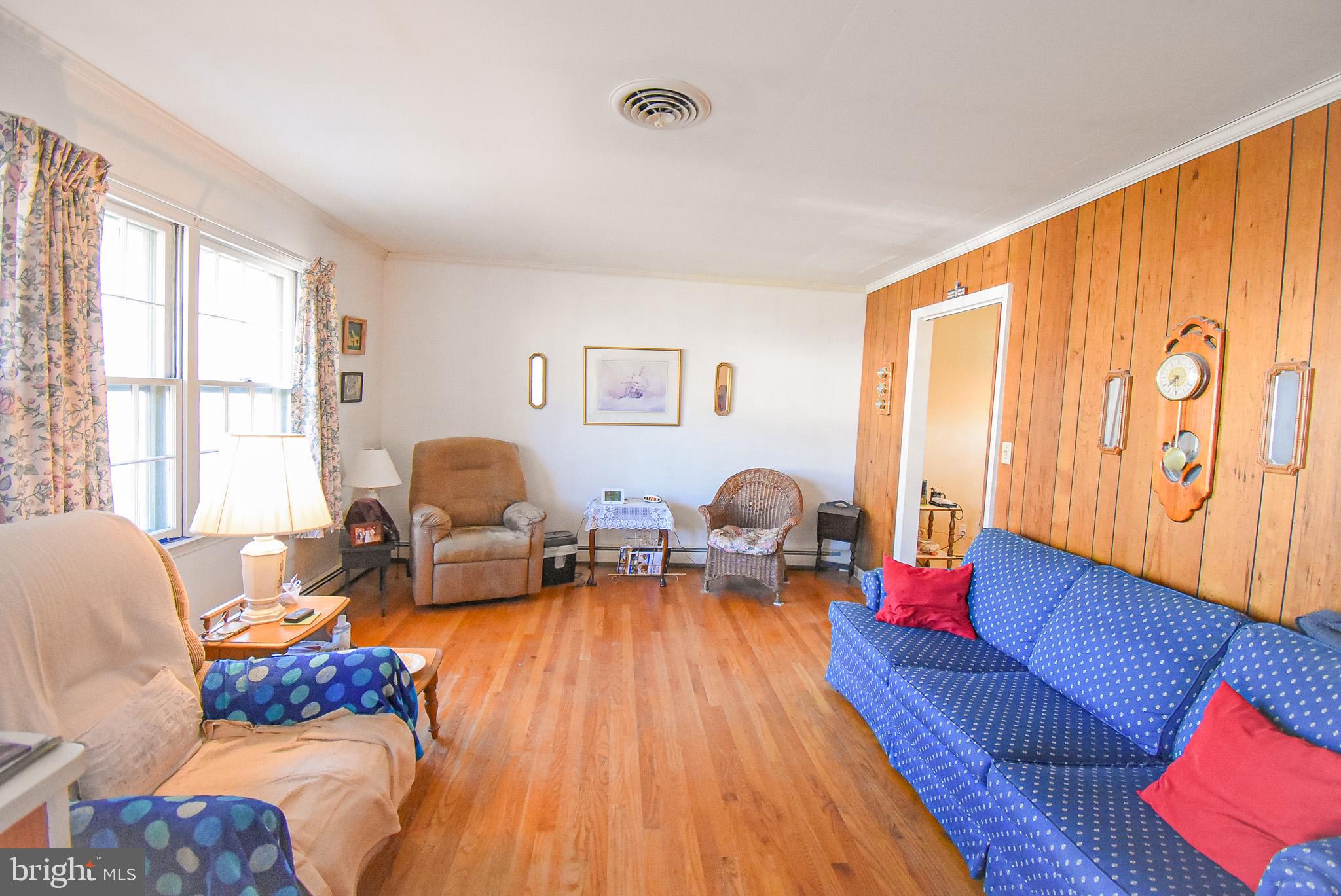 104 E Maple Ave