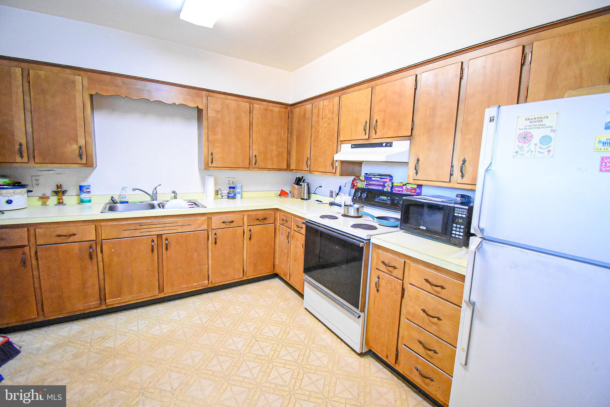 104 E Maple Ave