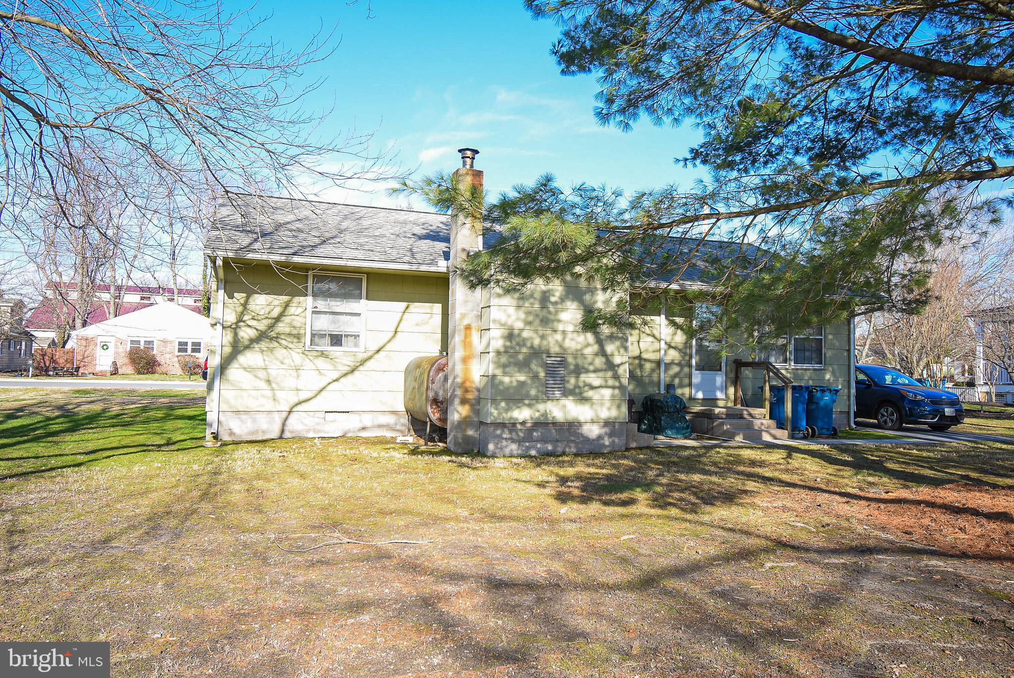 104 E Maple Ave