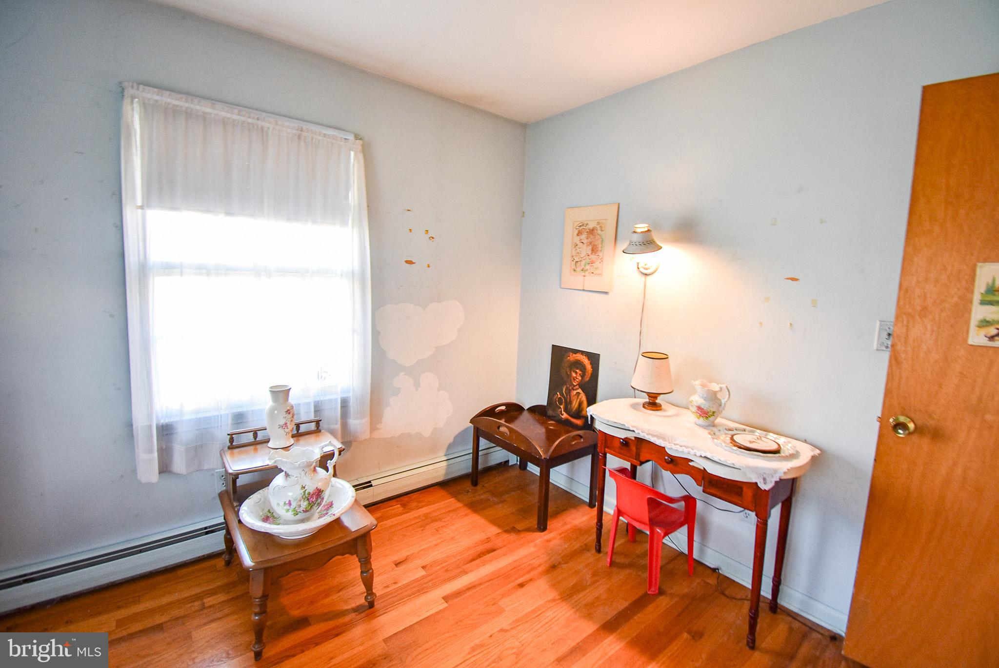 104 E Maple Ave