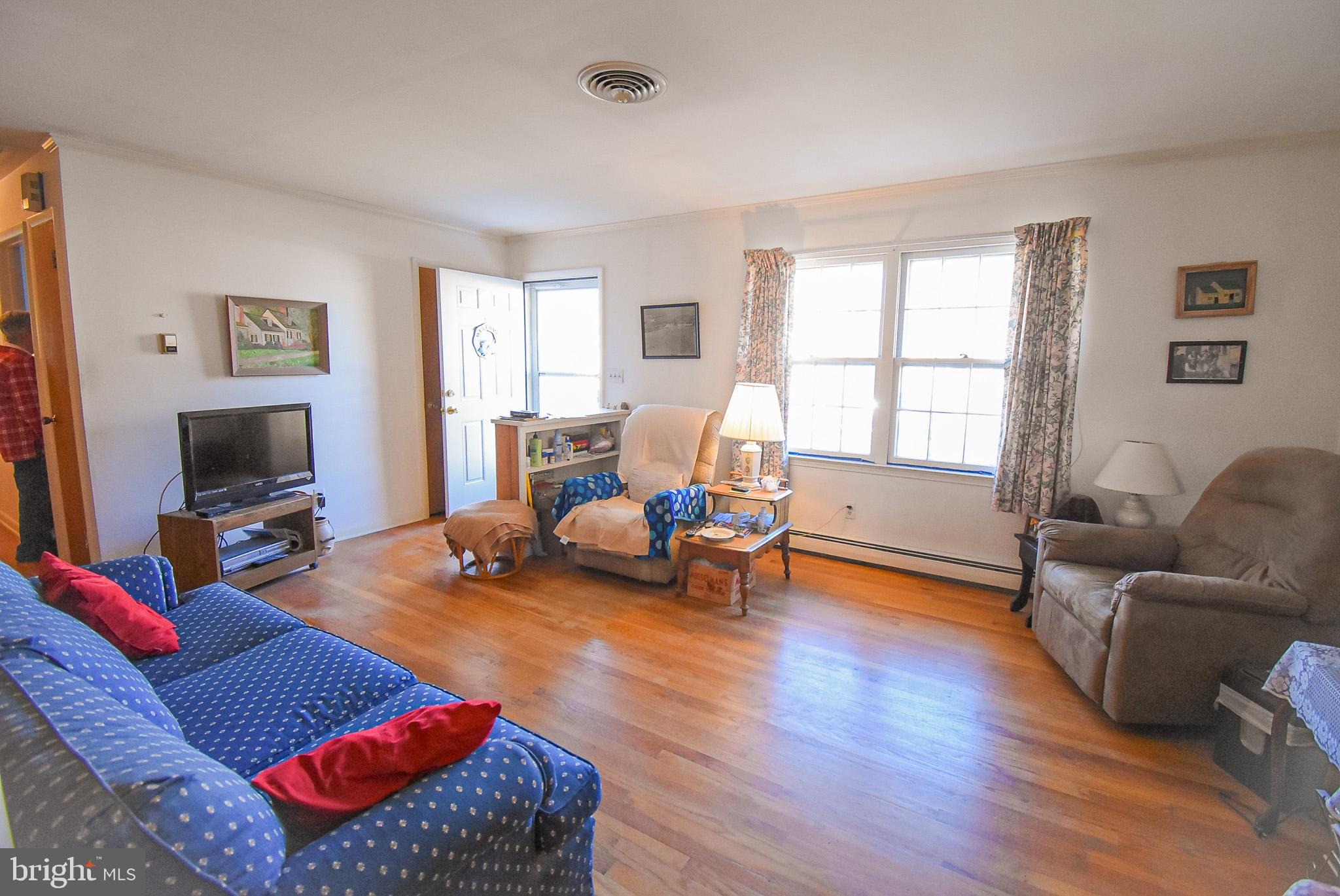 104 E Maple Ave