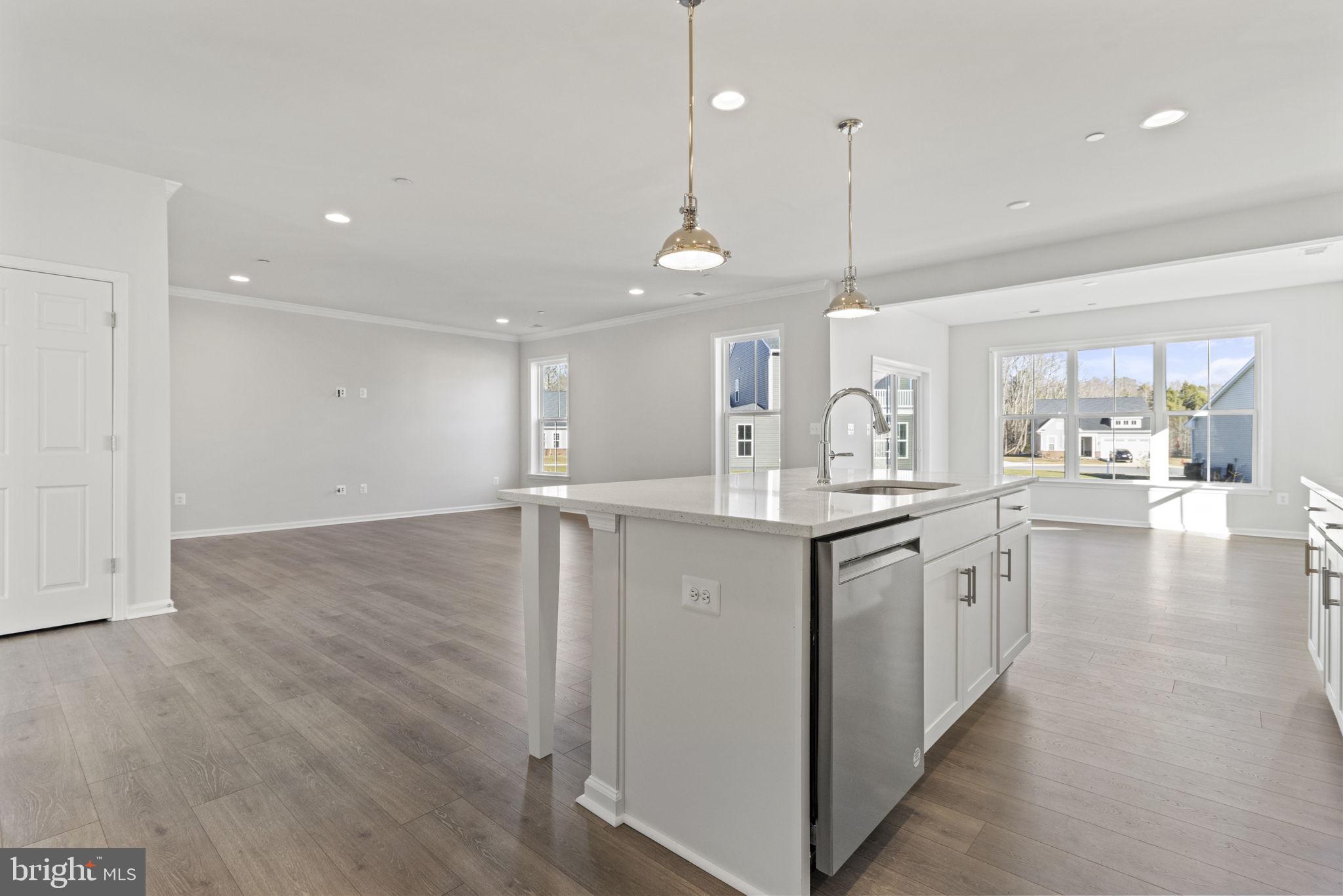 1465 Lake Ontario Dr