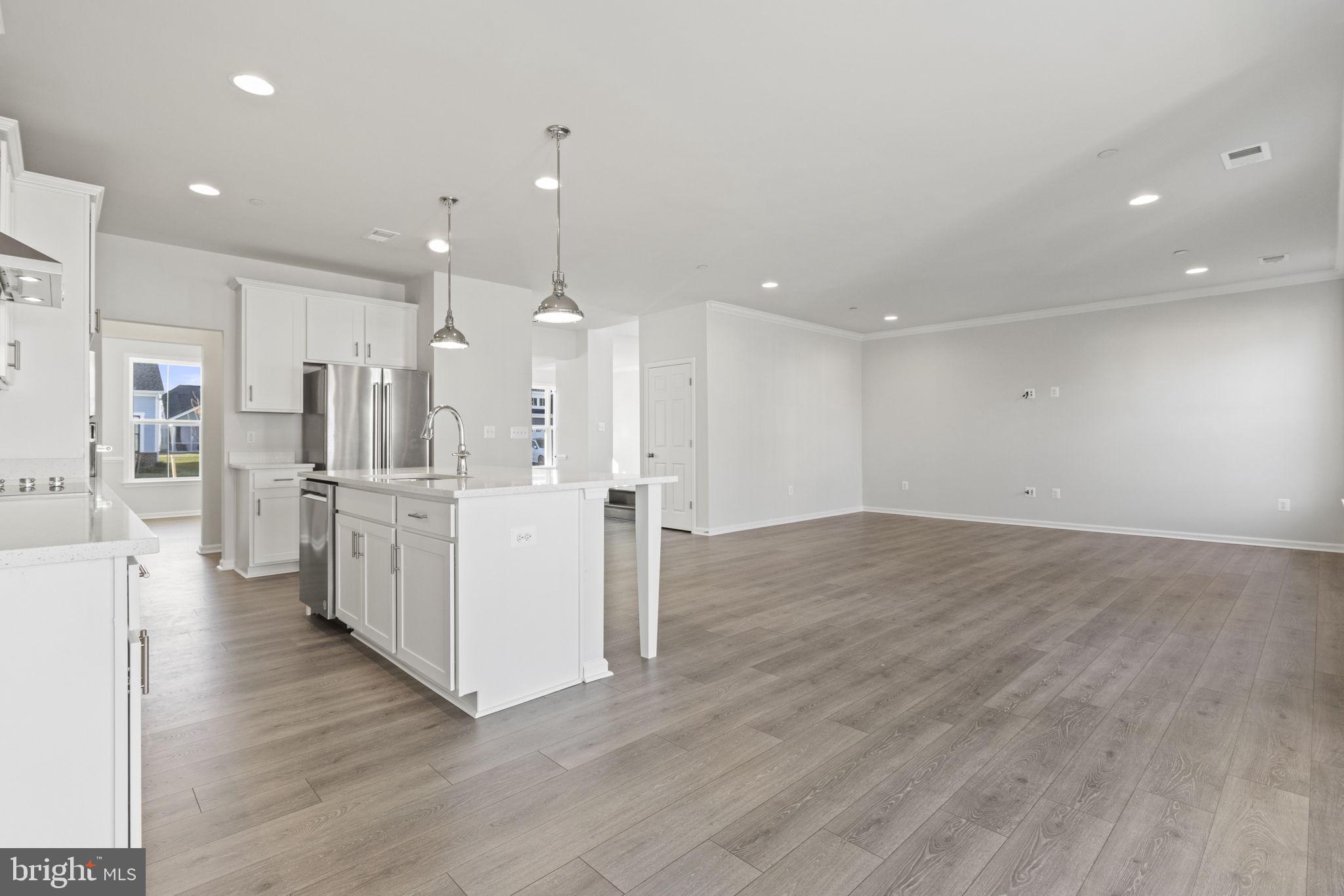 1465 Lake Ontario Dr