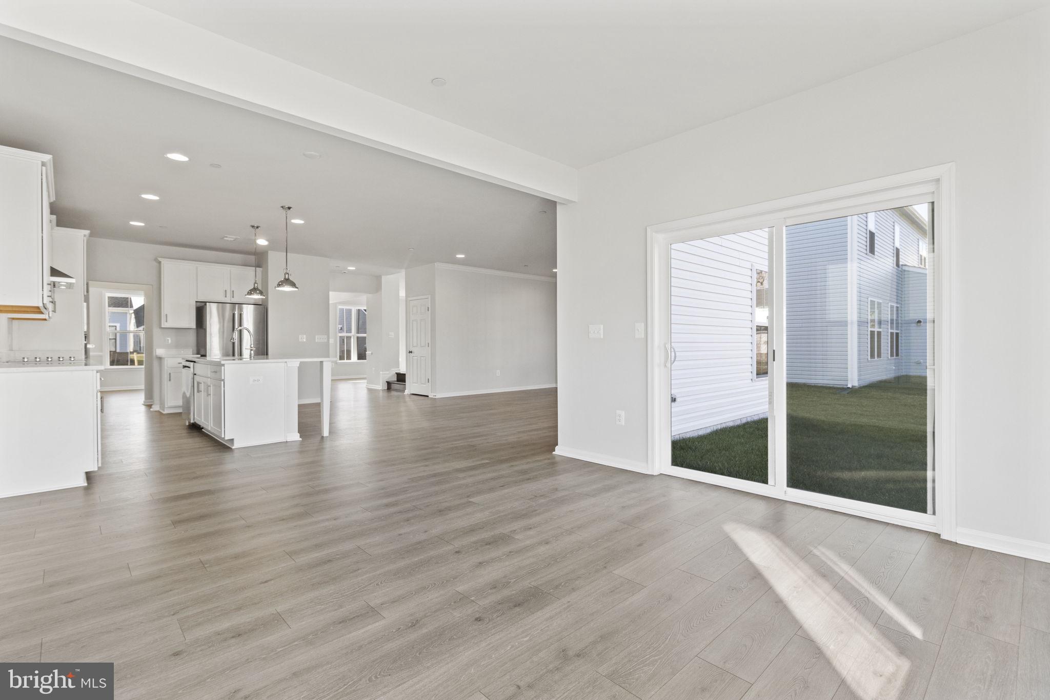 1465 Lake Ontario Dr