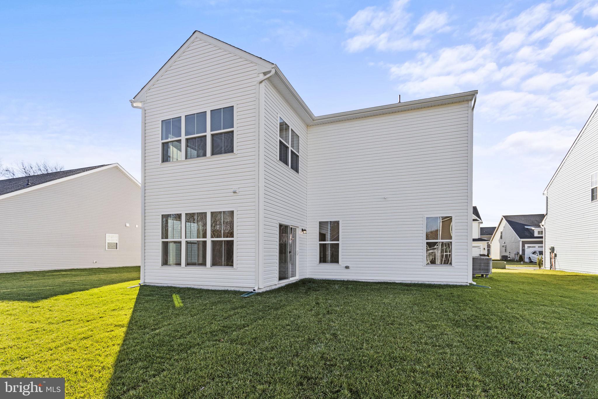 1465 Lake Ontario Dr