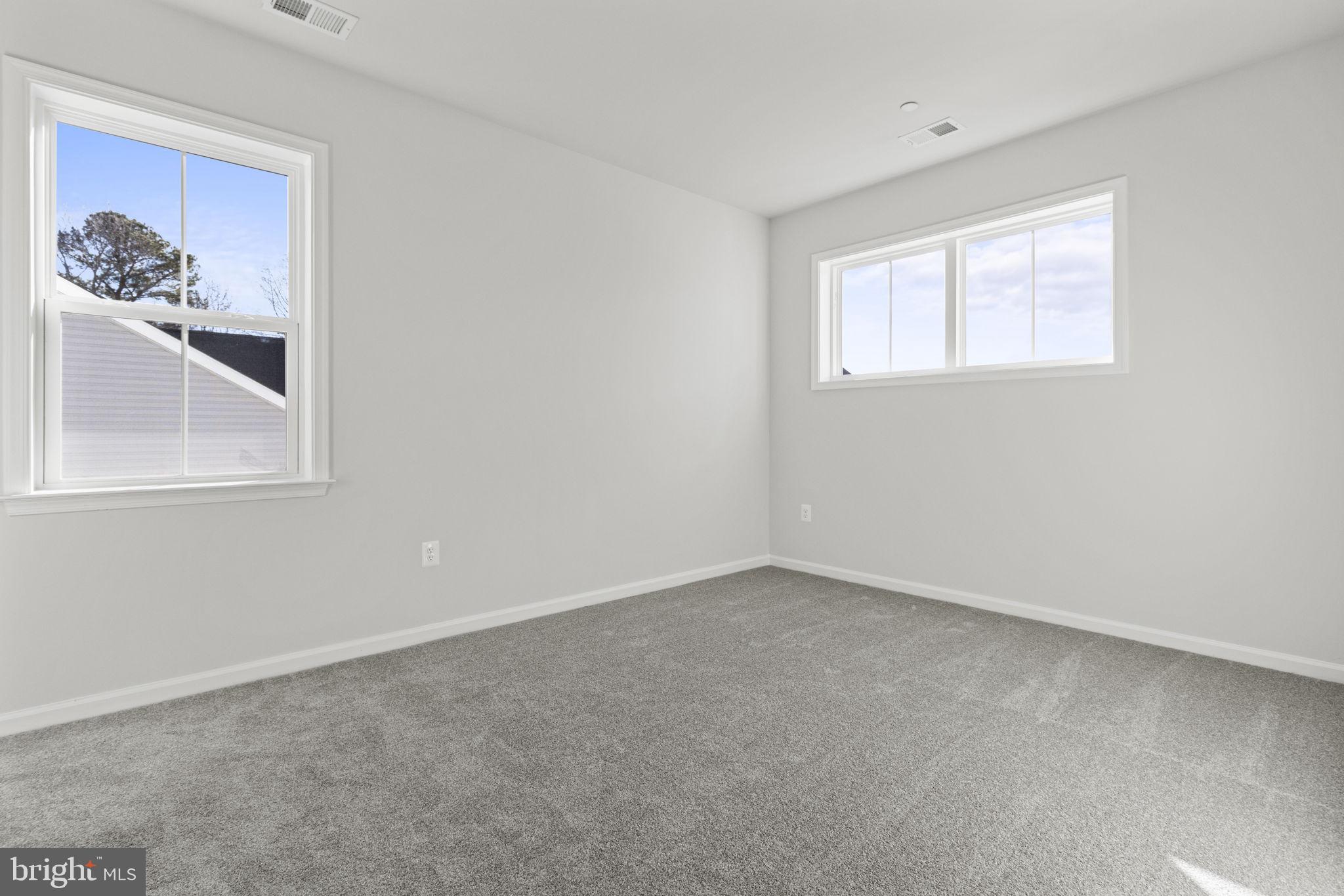 1465 Lake Ontario Dr