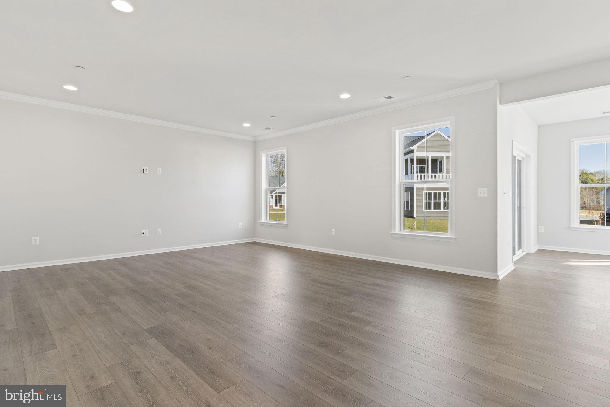 1465 Lake Ontario Dr