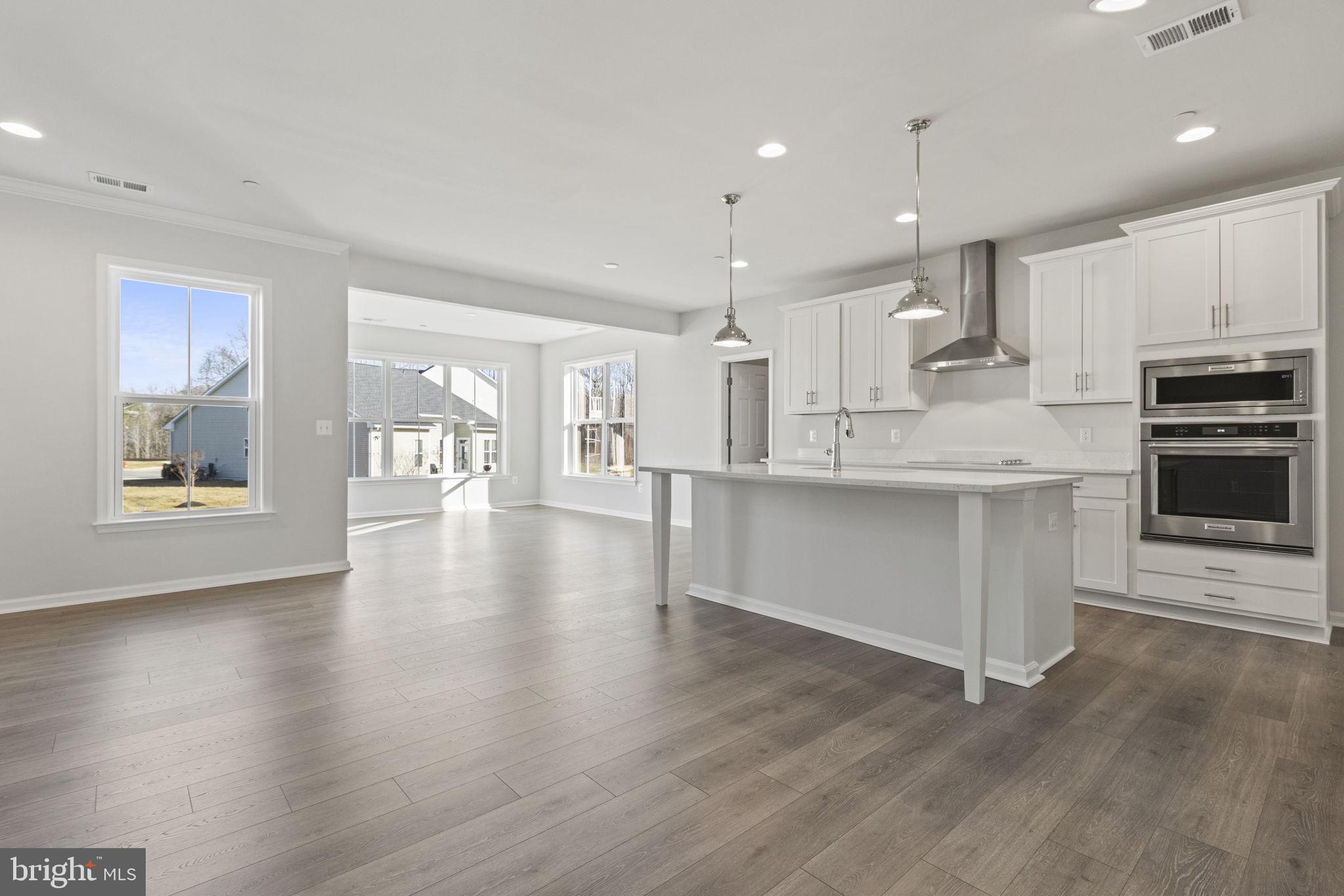 1465 Lake Ontario Dr