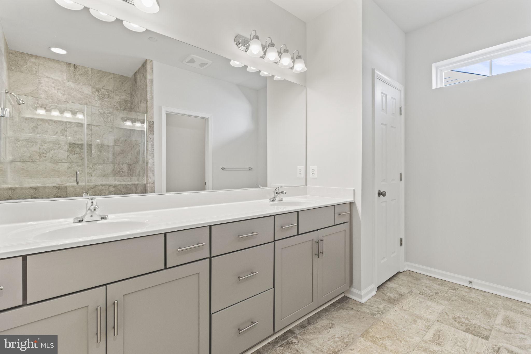 1465 Lake Ontario Dr