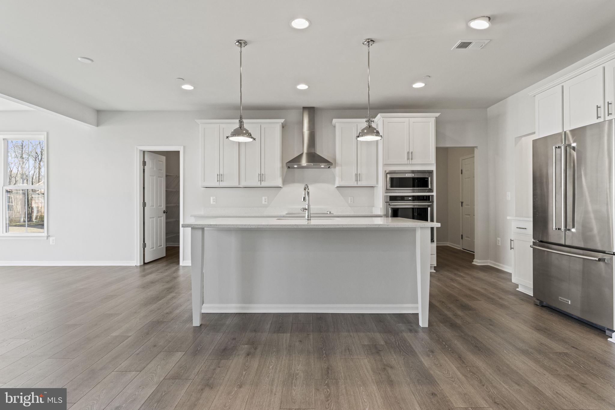 1465 Lake Ontario Dr