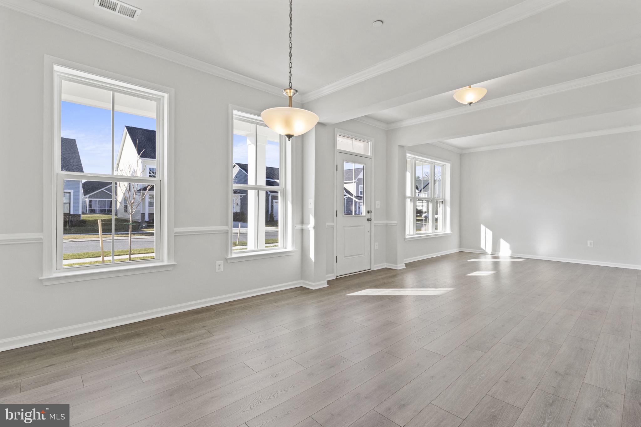 1465 Lake Ontario Dr