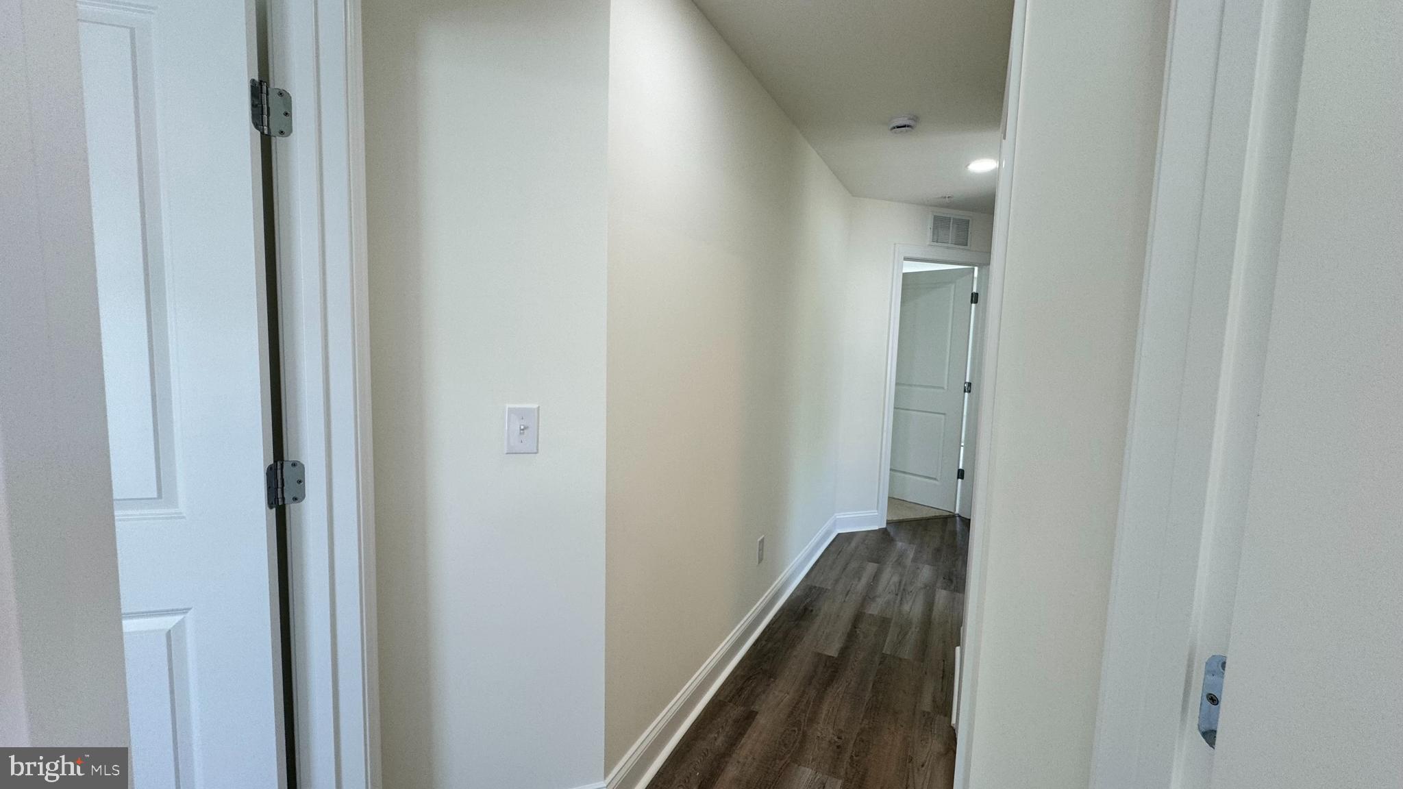 300 Dixon St #208