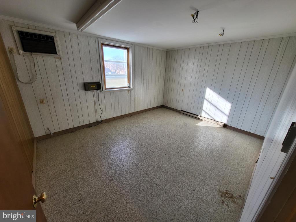 506 Brookletts Ave #B