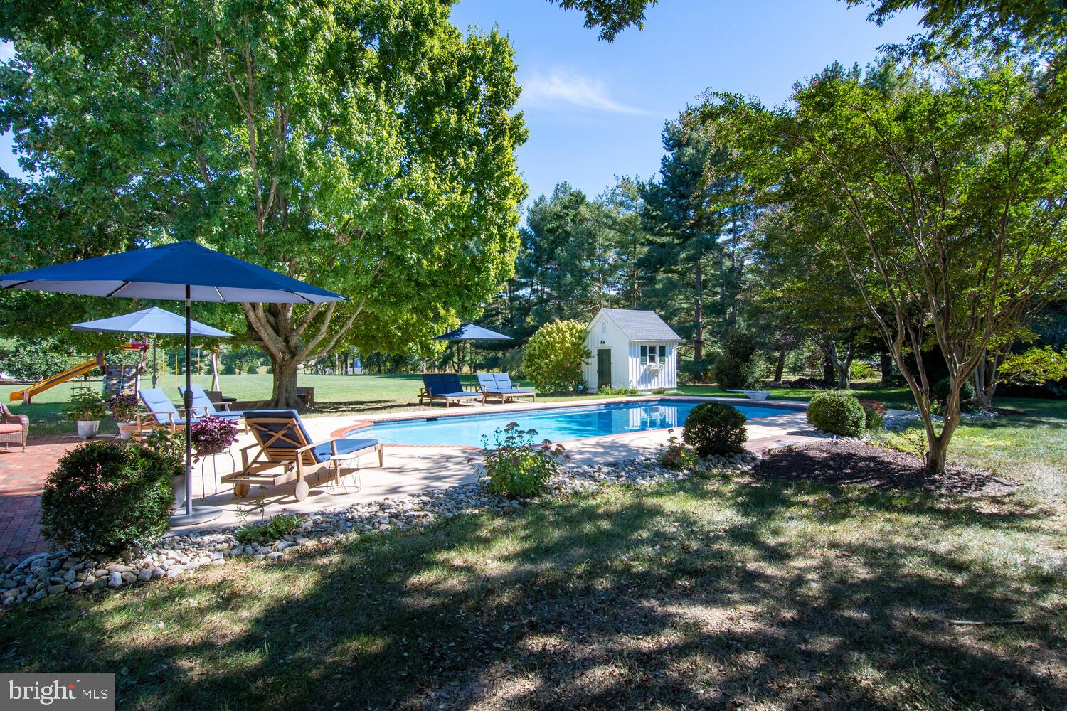 6239 Waterloo Dr