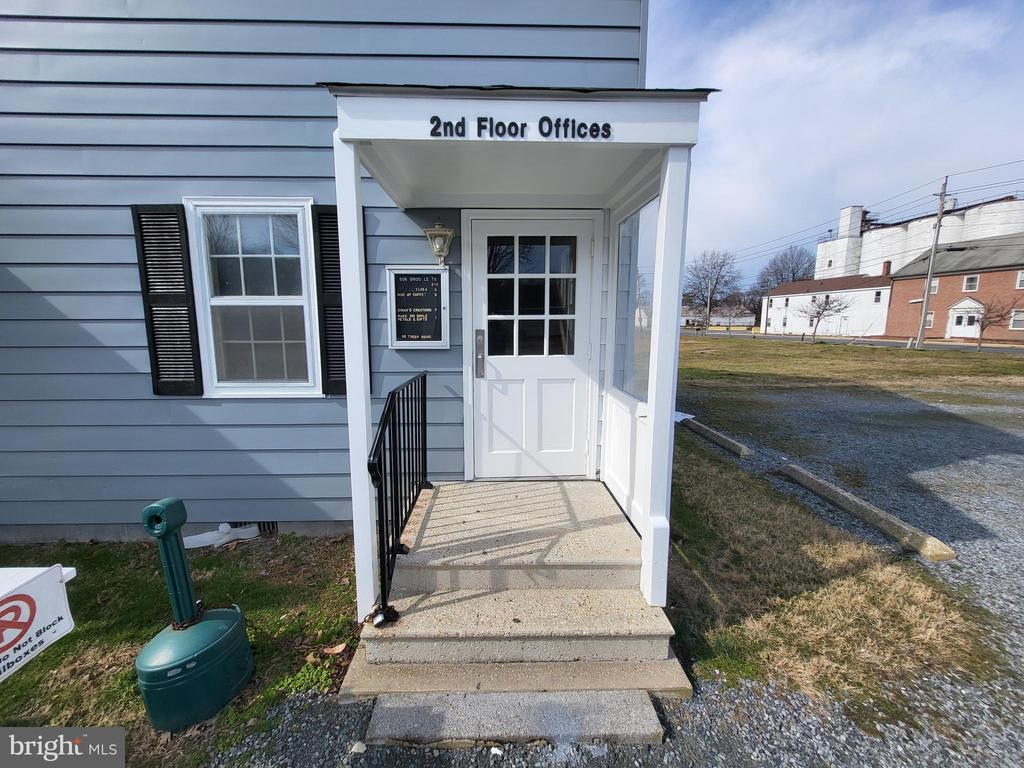 506 Brookletts Ave #A, Second Floor
