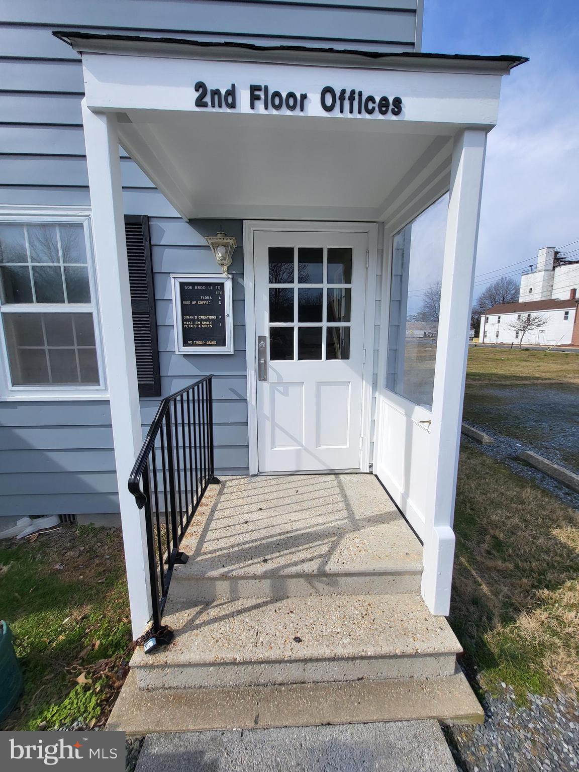 506 Brookletts Ave #A, Second Floor