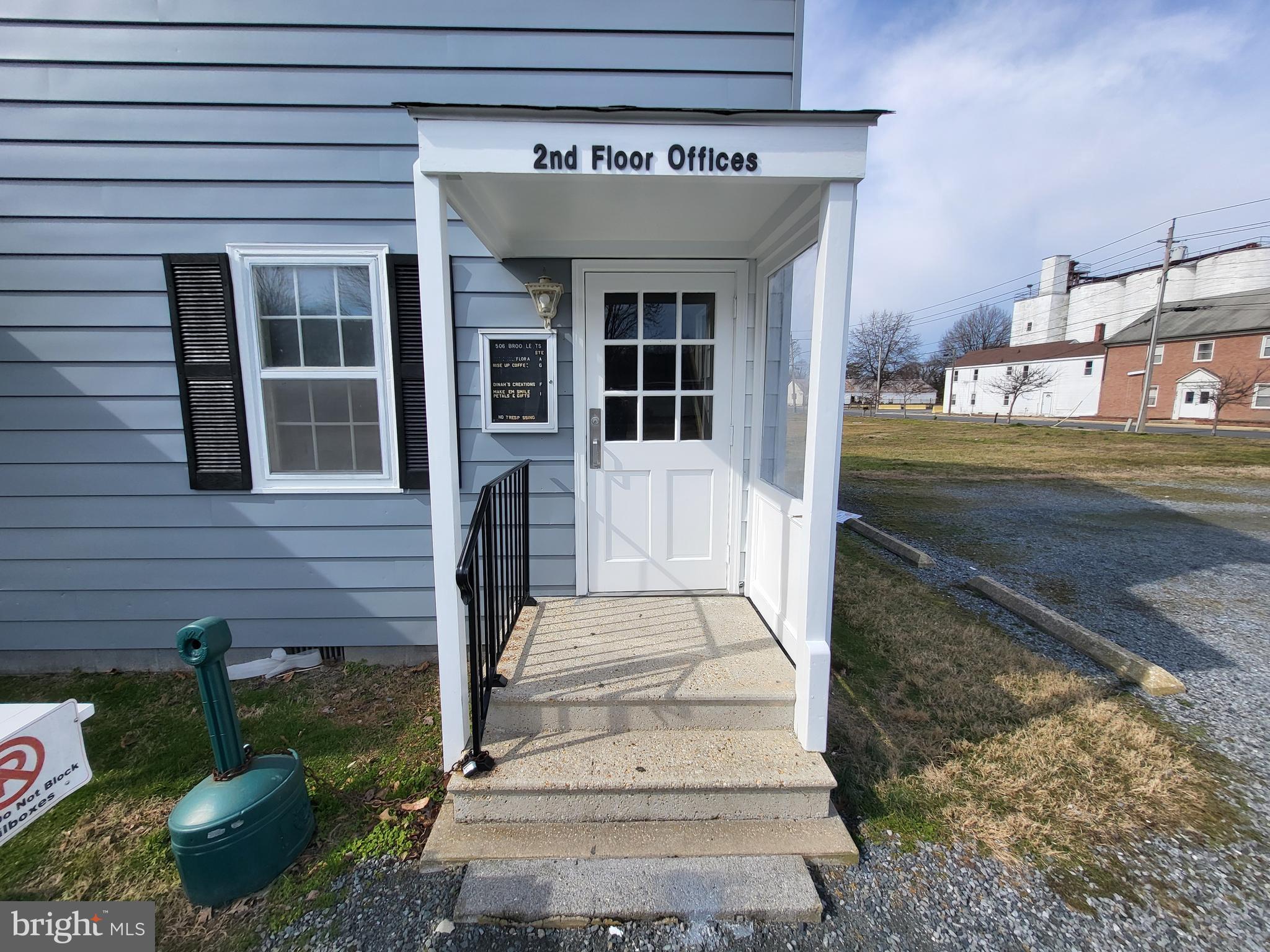 506 Brookletts Ave #A, Second Floor