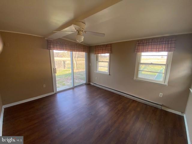 4047 Main St