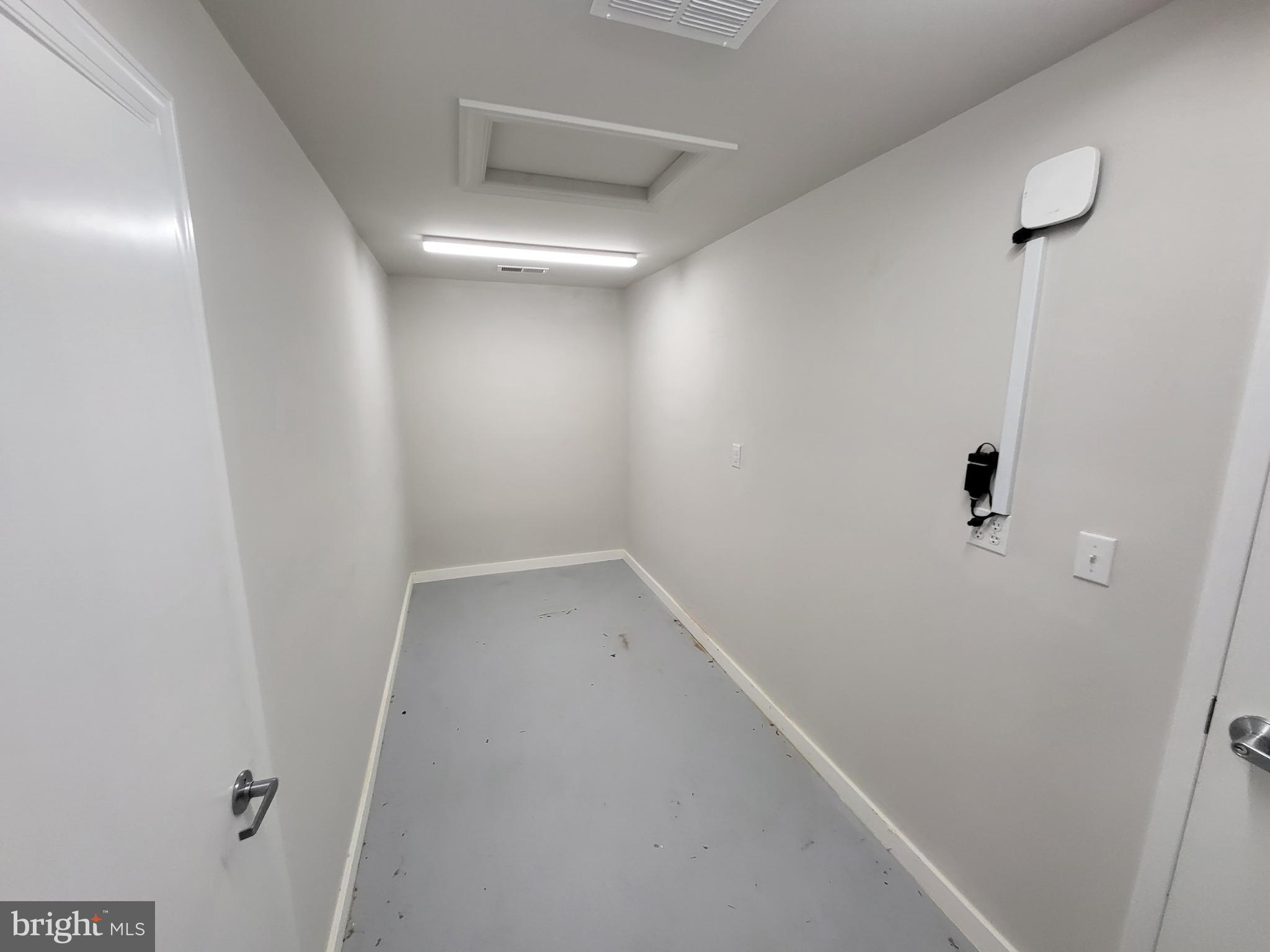 29000-501 Information Ln #501