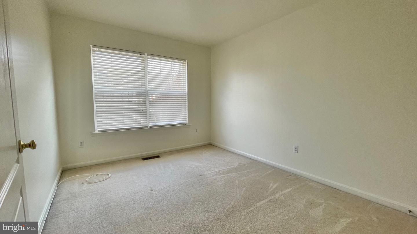 303 Leontyne Pl