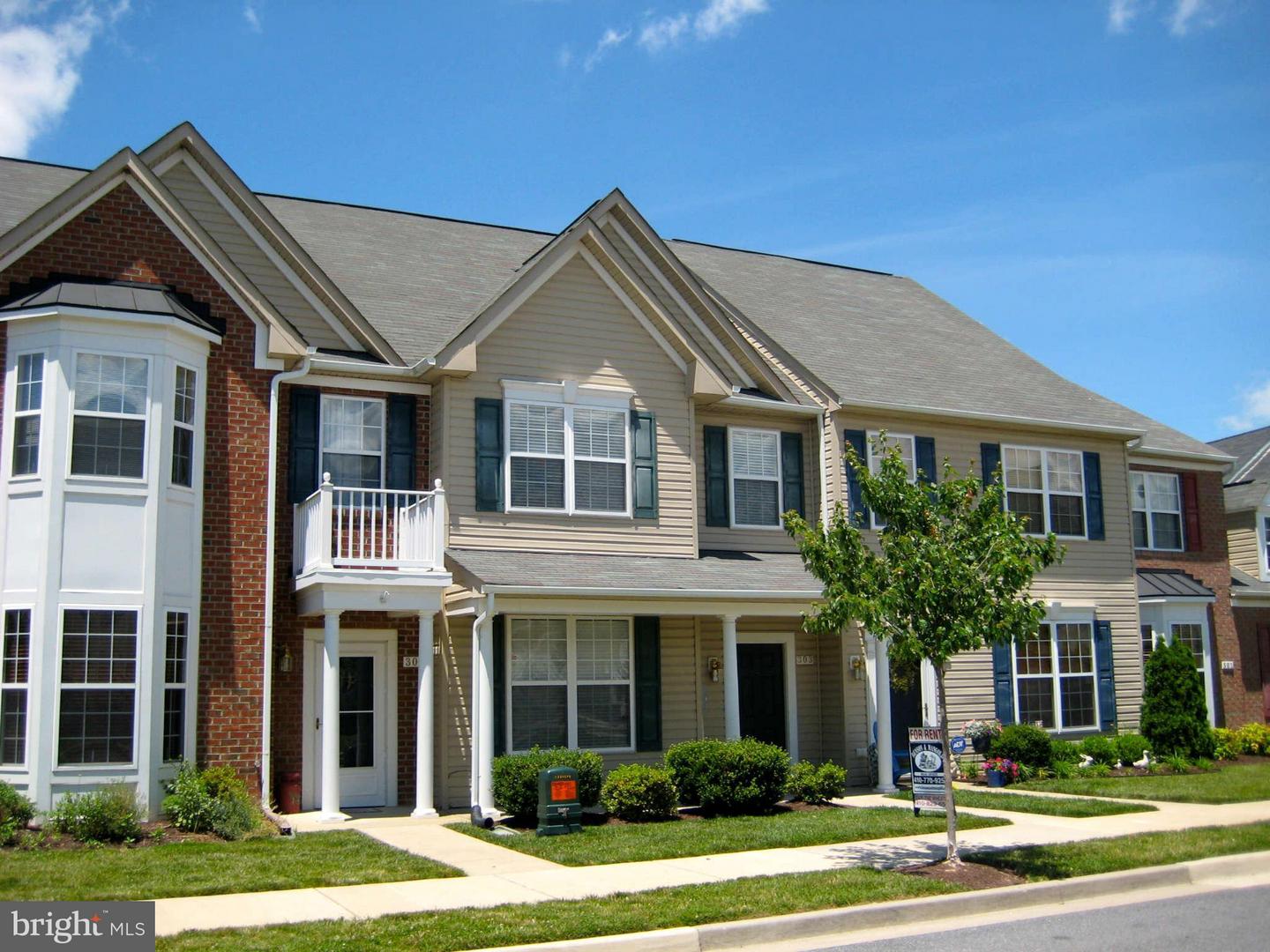 303 Leontyne Pl