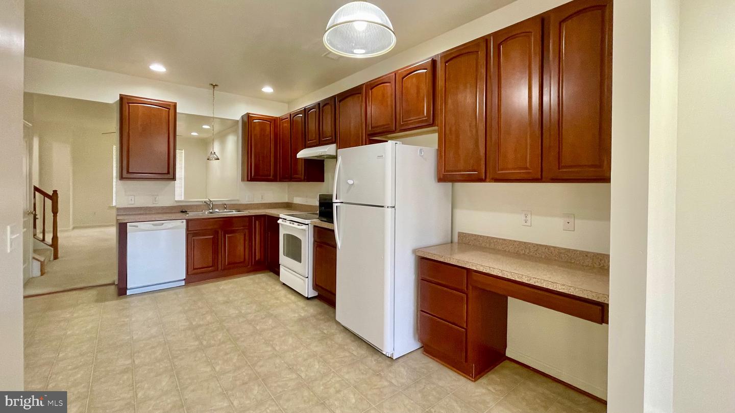 303 Leontyne Pl