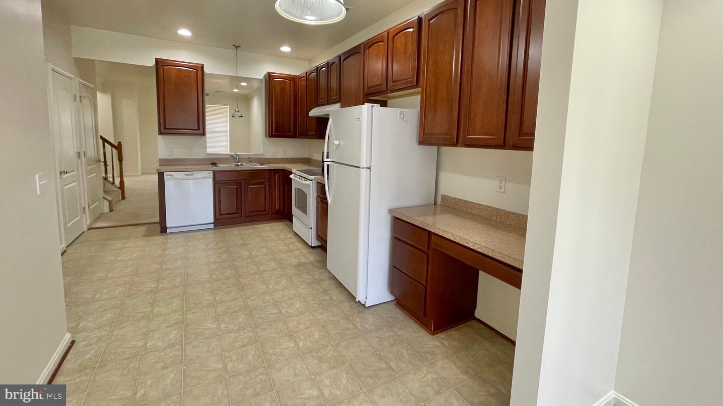 303 Leontyne Pl