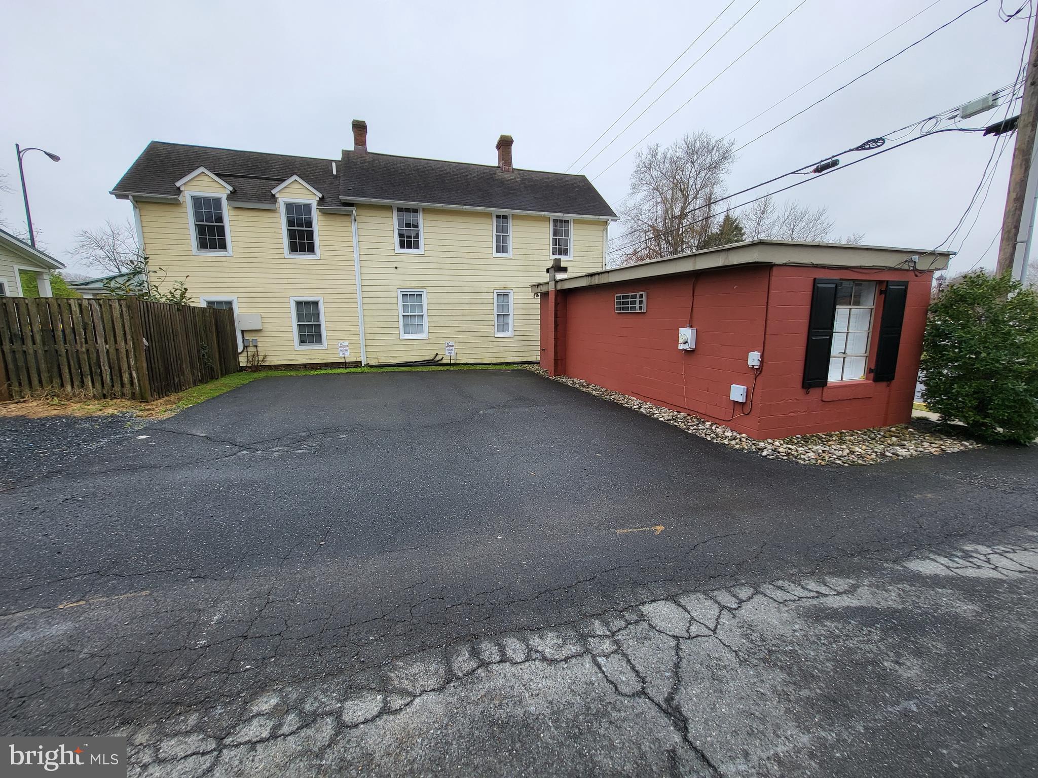 6 S West St