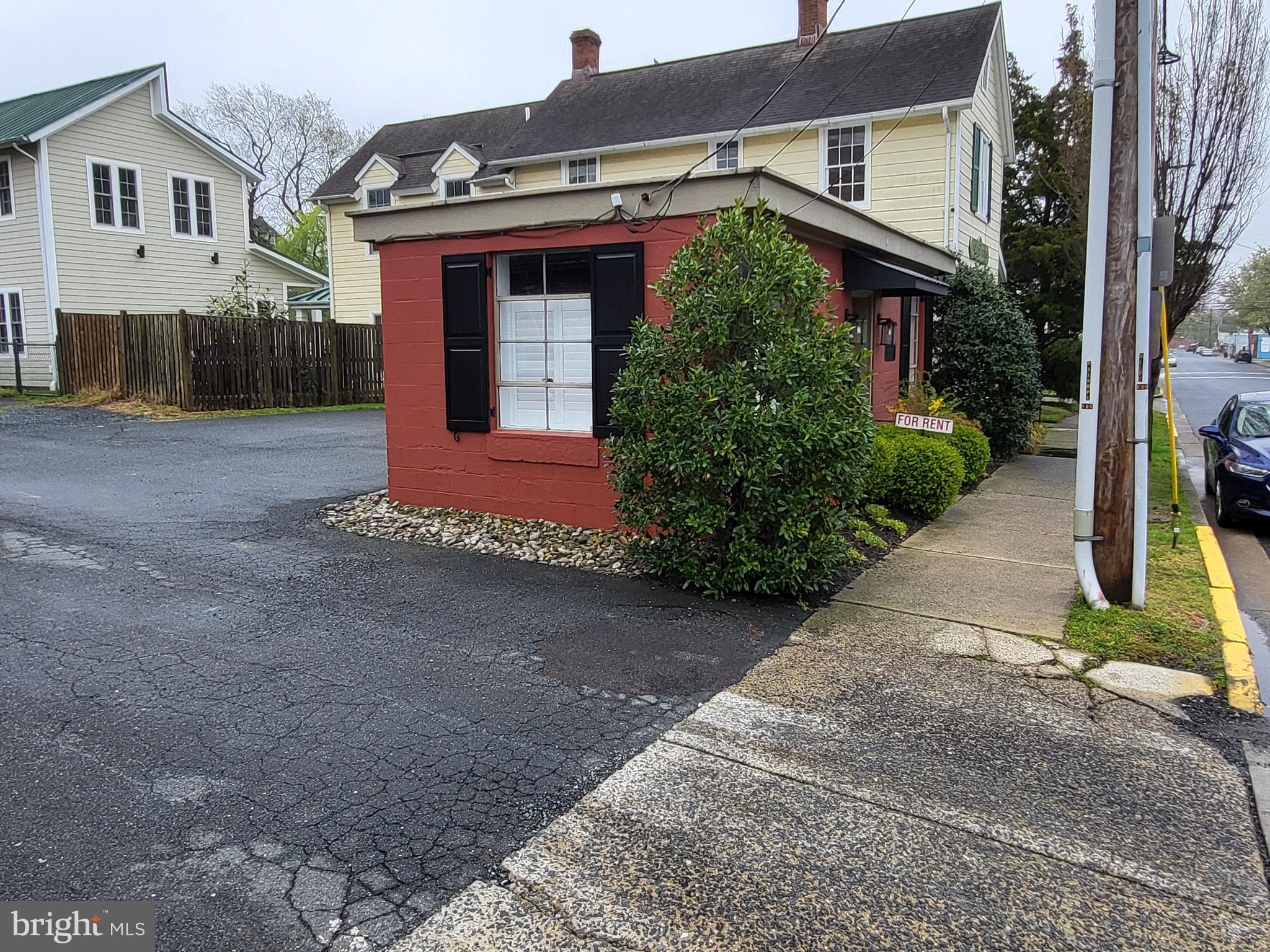 6 S West St