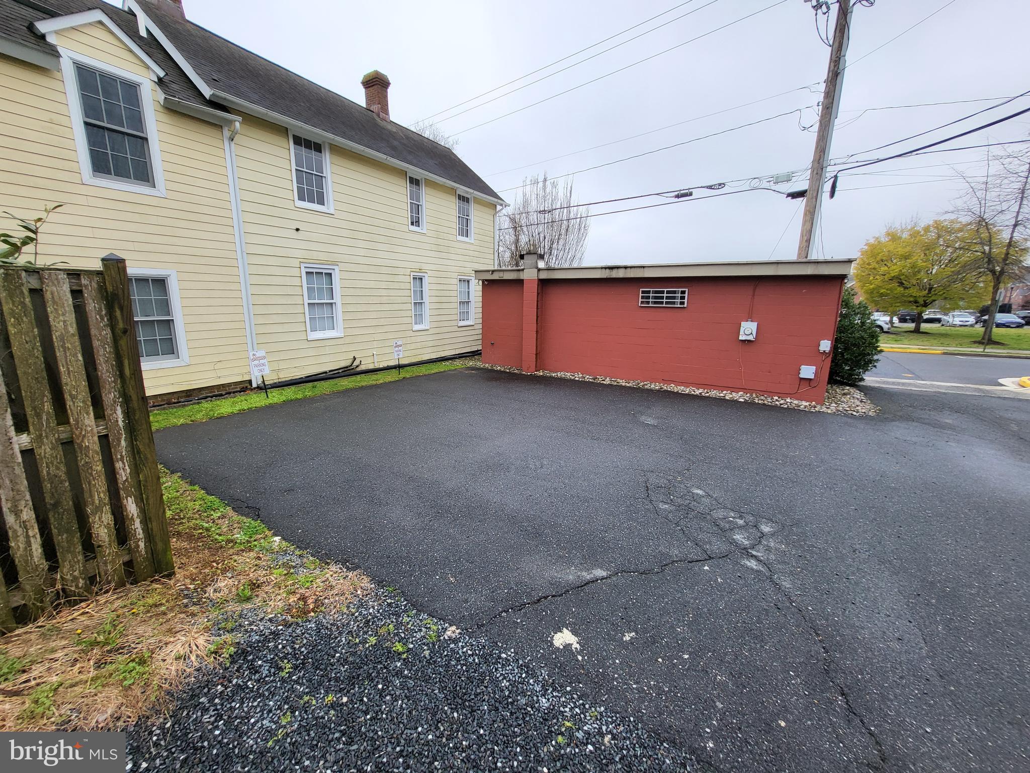 6 S West St