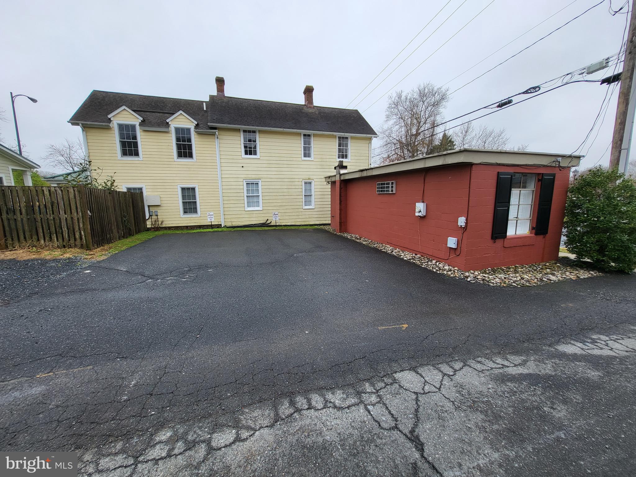 6 S West St