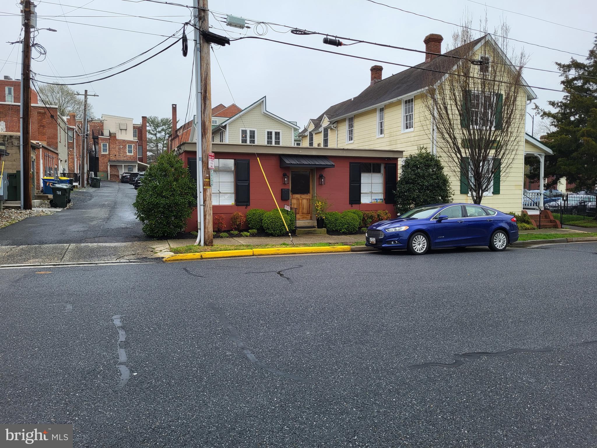 6 S West St