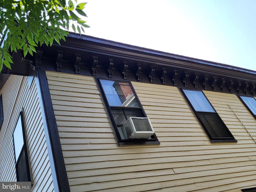 416 Goldsborough St