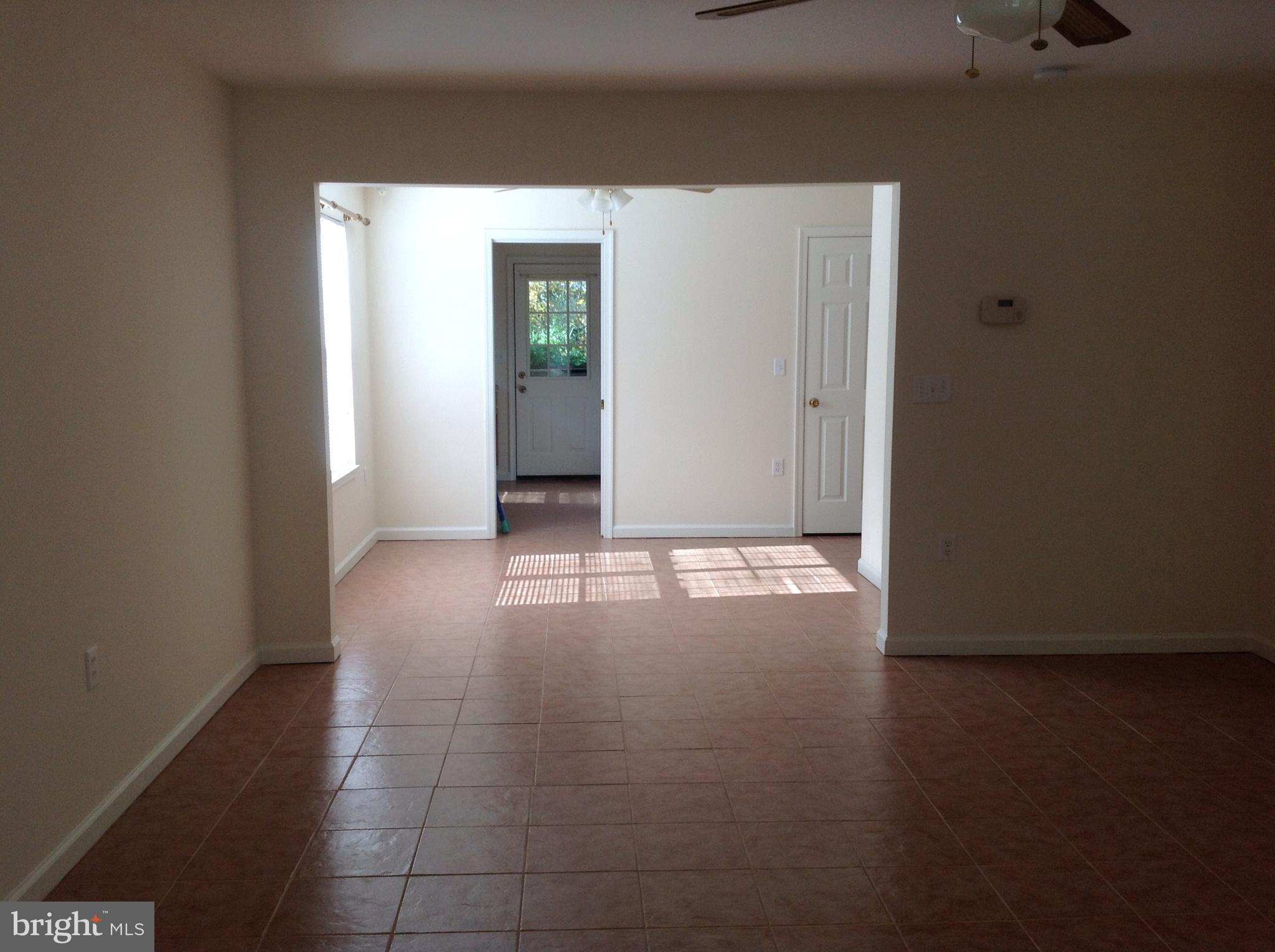 633 Hollyday St