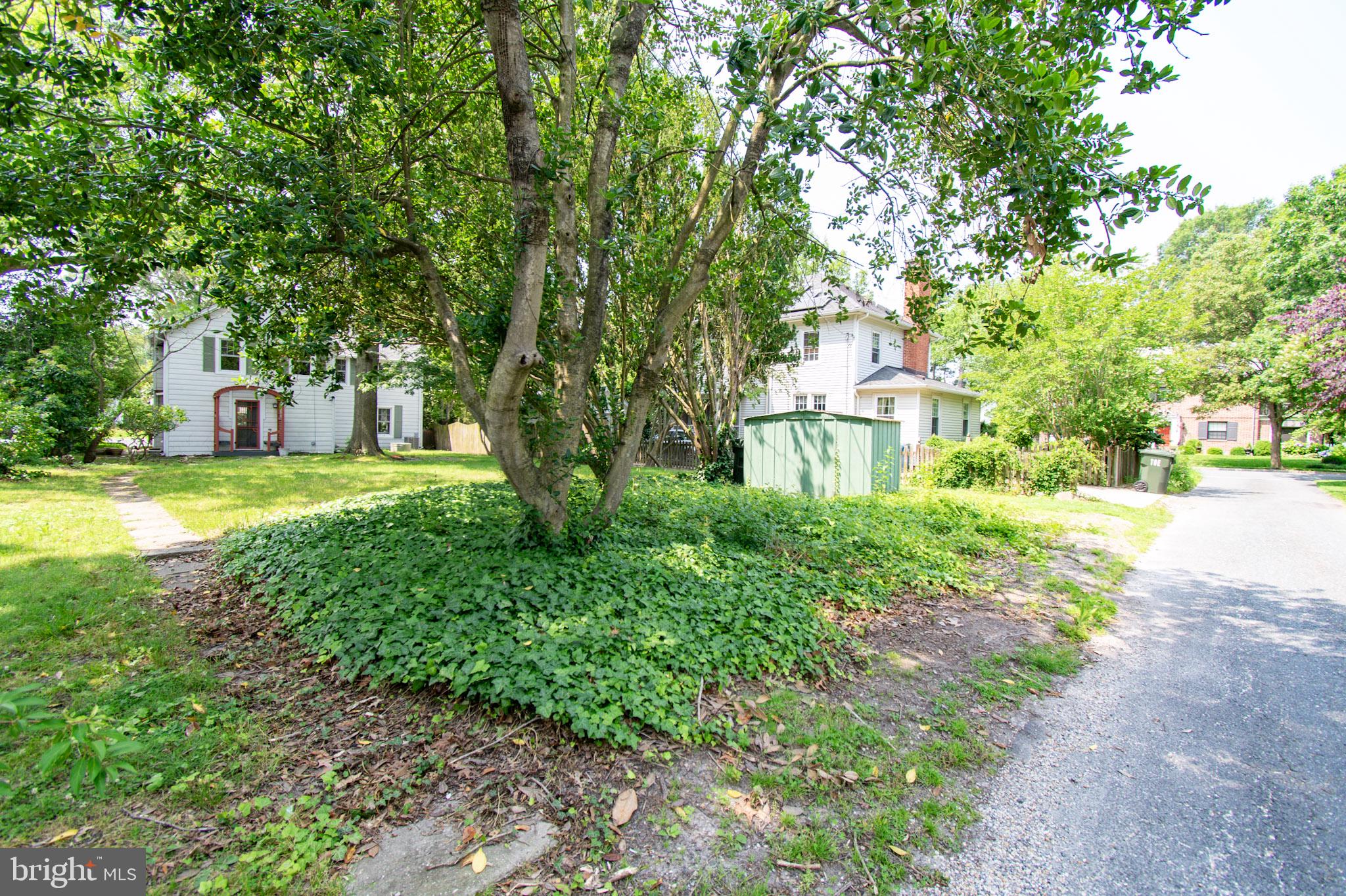 203 E Earle Ave