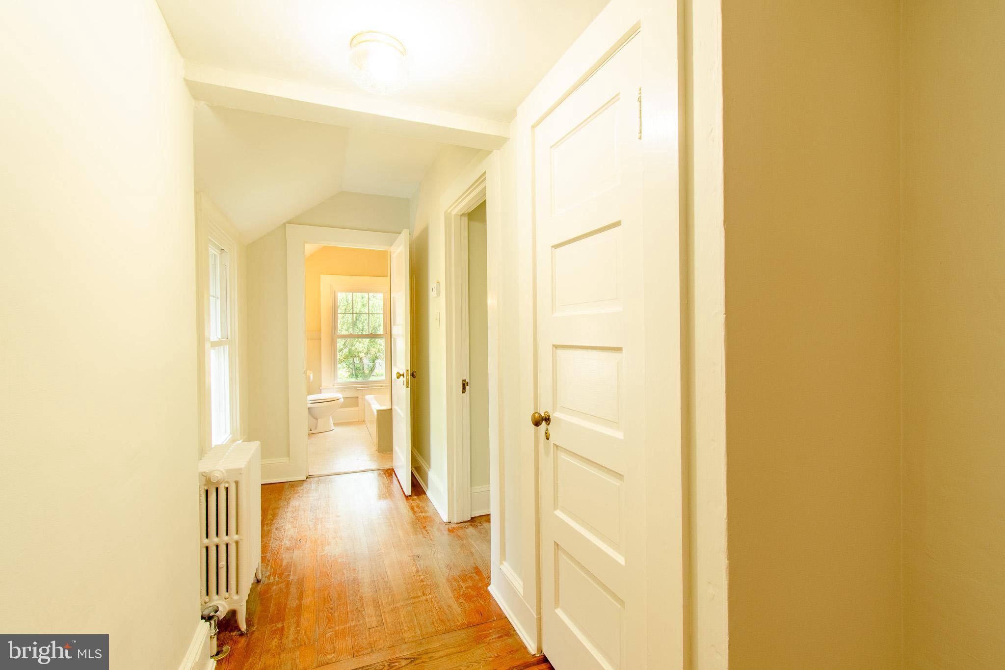 203 E Earle Ave