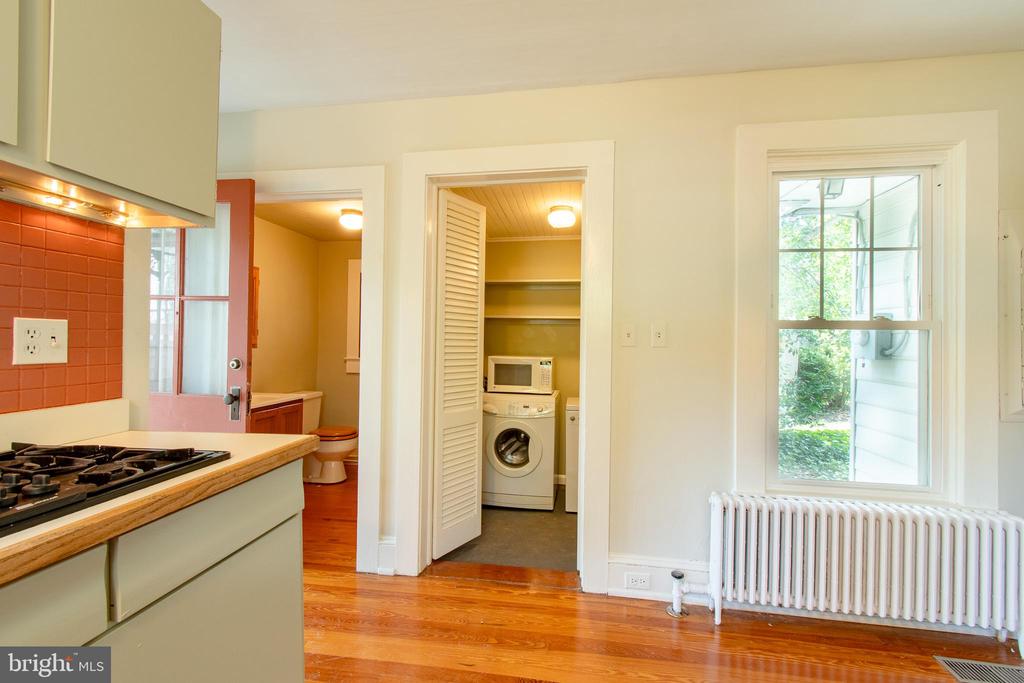 203 E Earle Ave