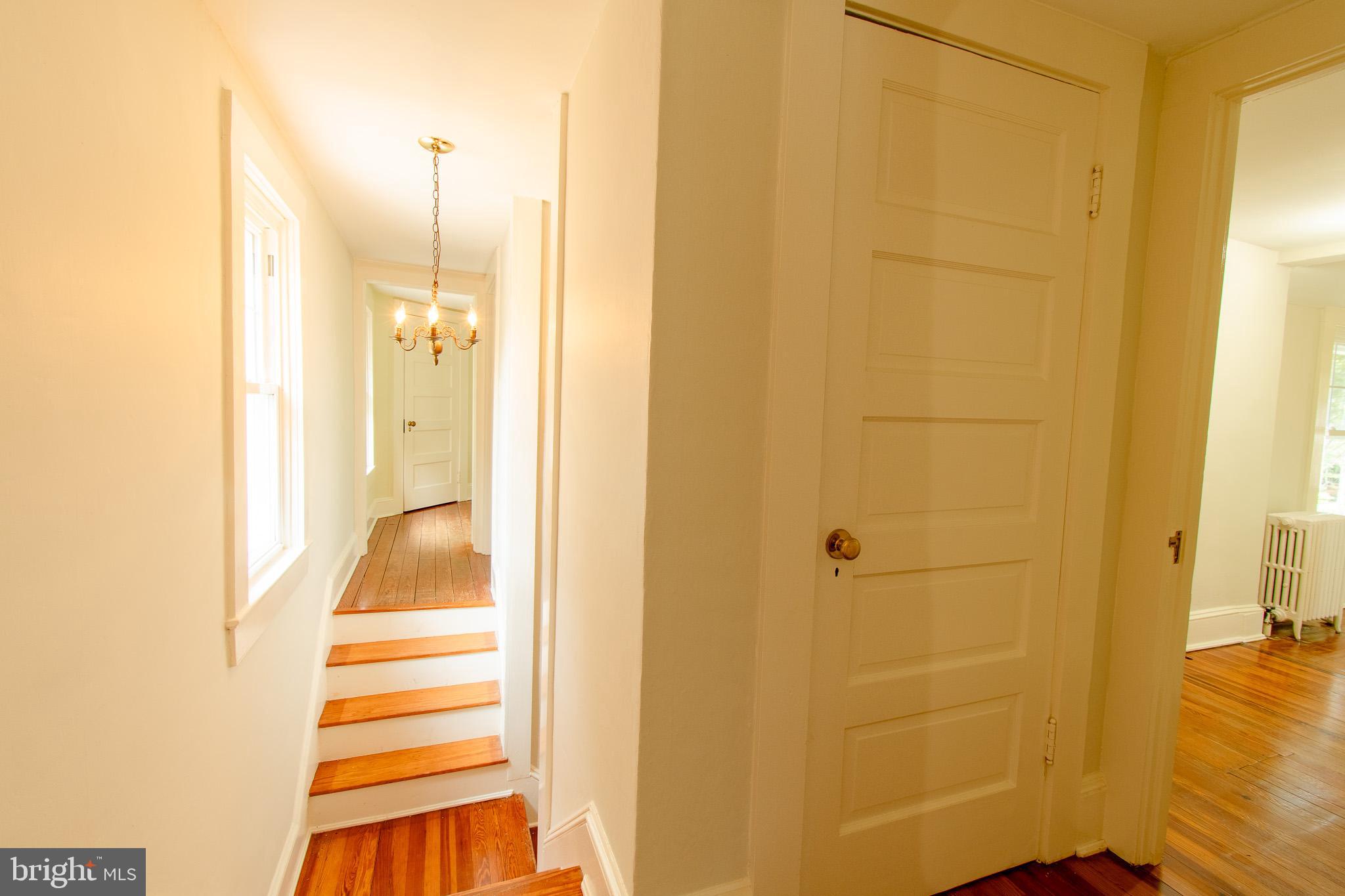 203 E Earle Ave