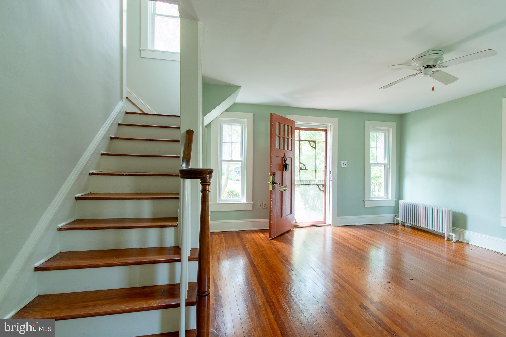 203 E Earle Ave