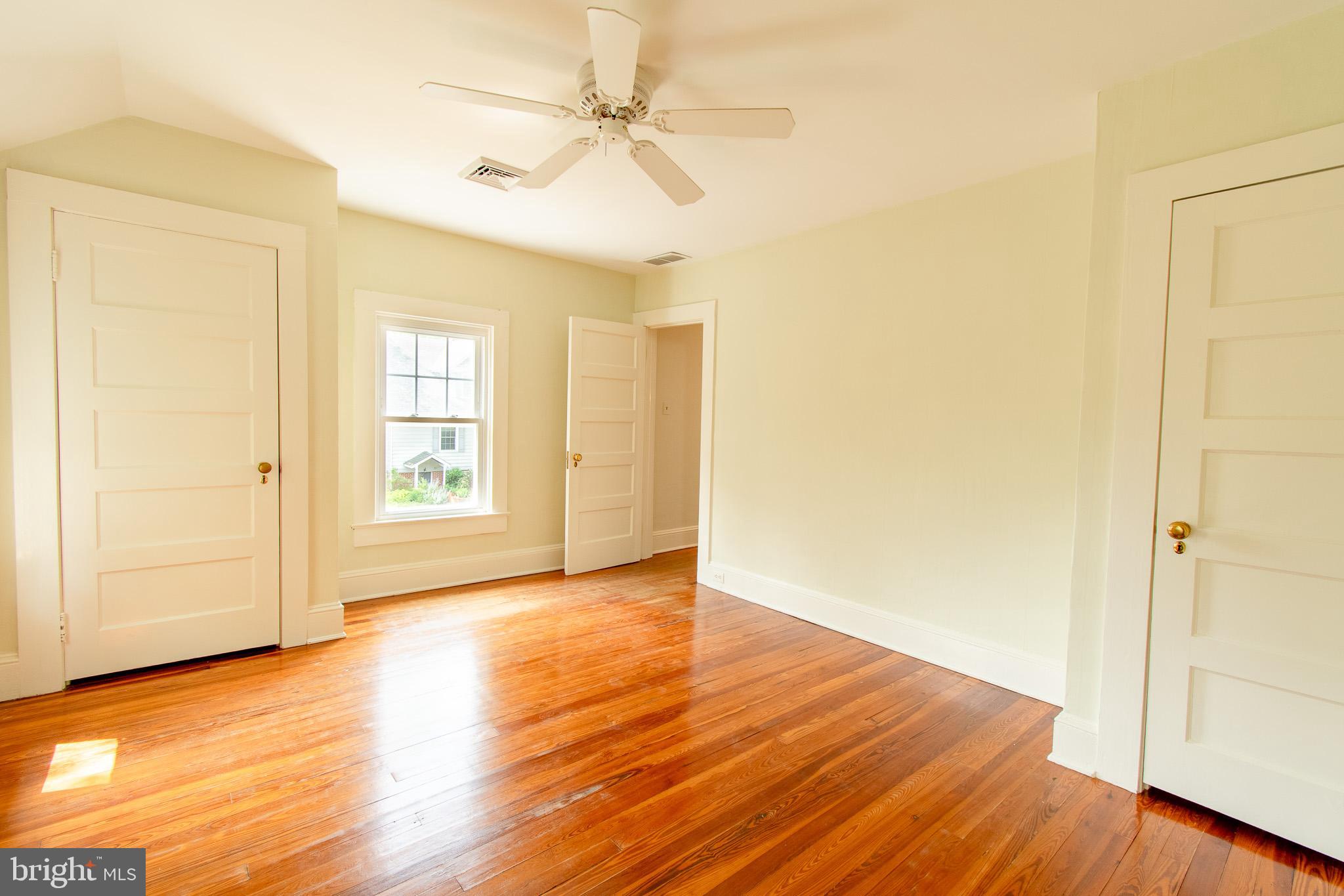 203 E Earle Ave