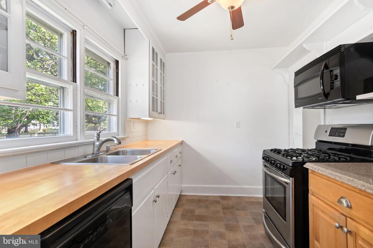 415 Arbor Pl